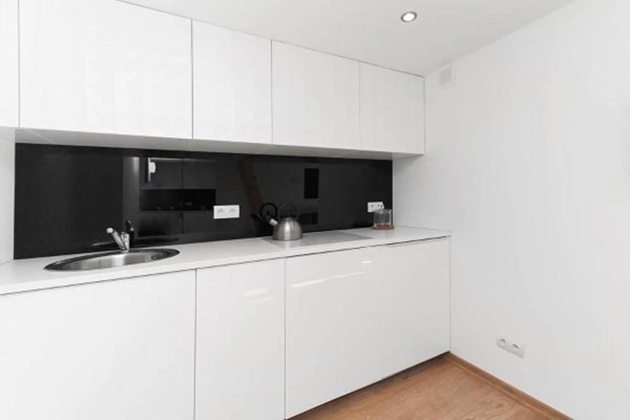 Kitchen or kitchenette in 2 Nights Apartments - great location, right next to Main Rail and Bus Station, 10 min to Main Square by foot