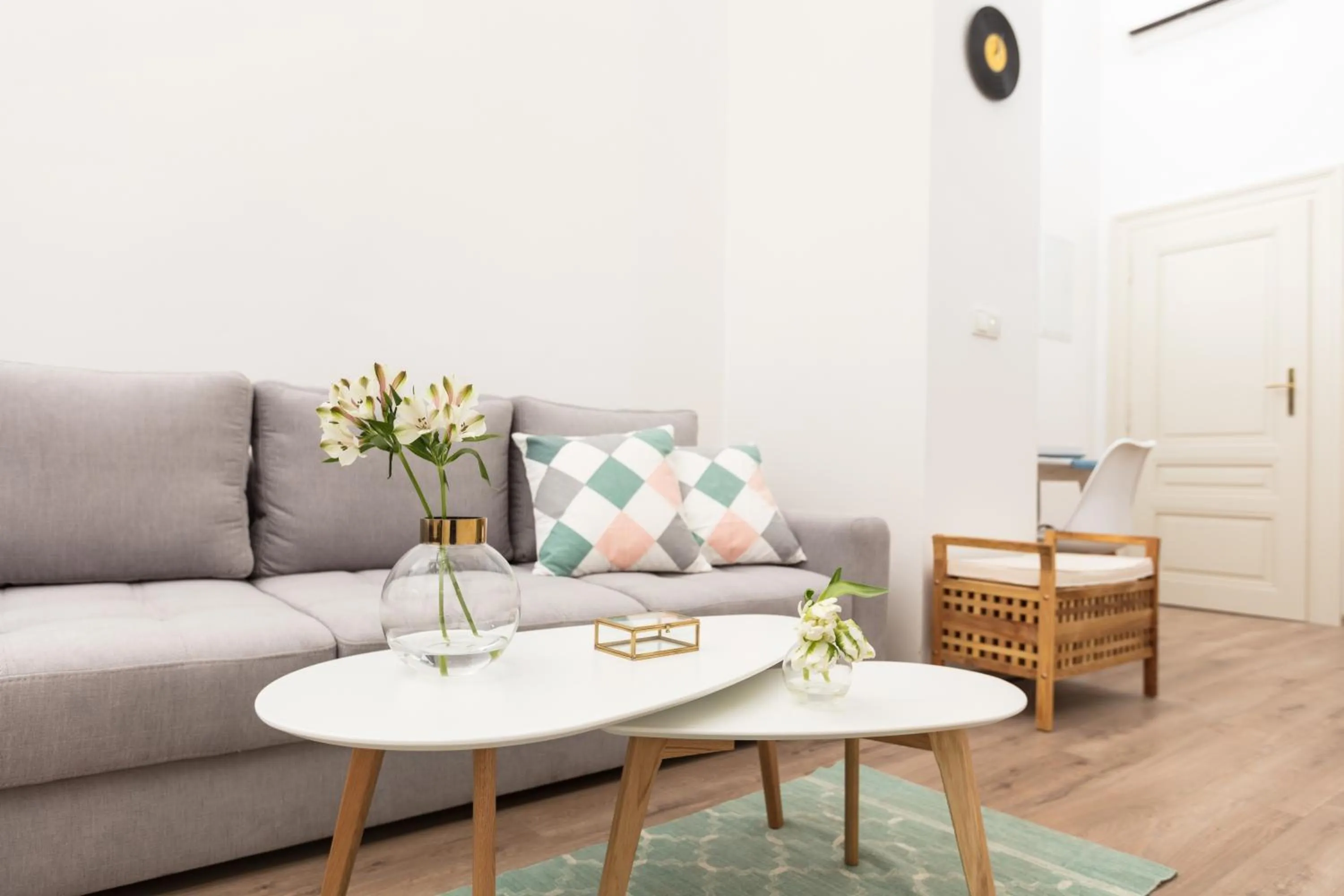 Seating area in Chill apartments