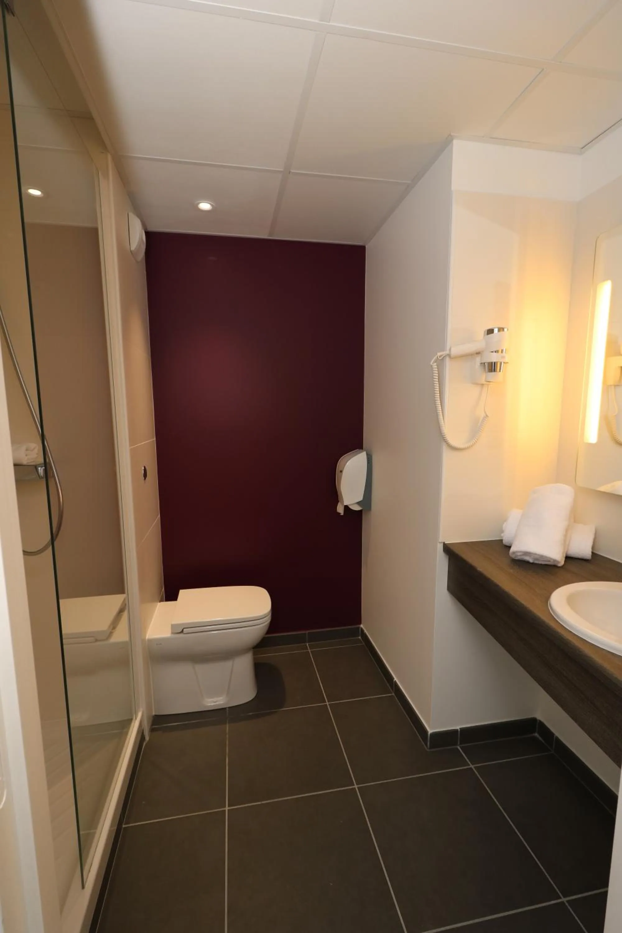 Shower in Hotel Arena Toulouse