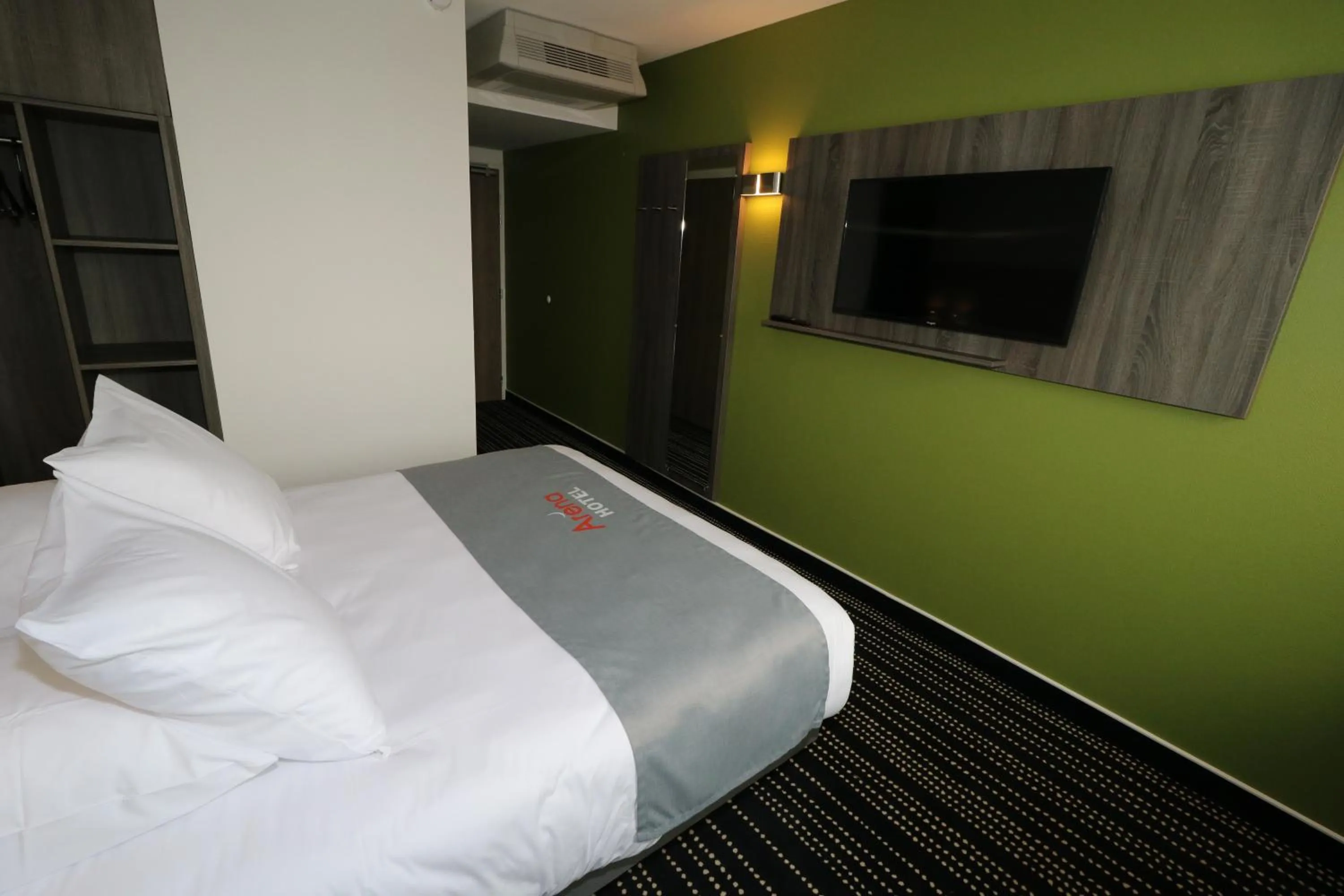 Bed in Hotel Arena Toulouse