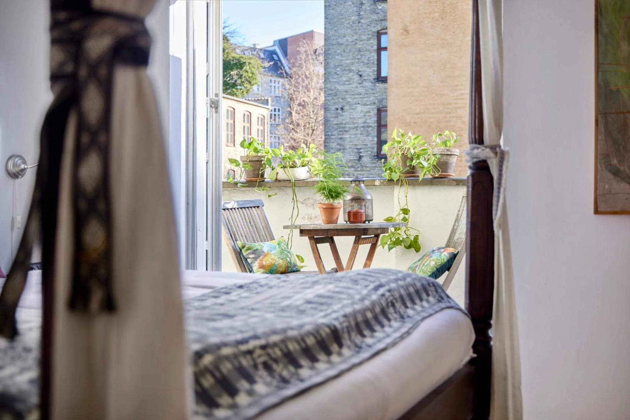 Property building in 66 Guldsmeden