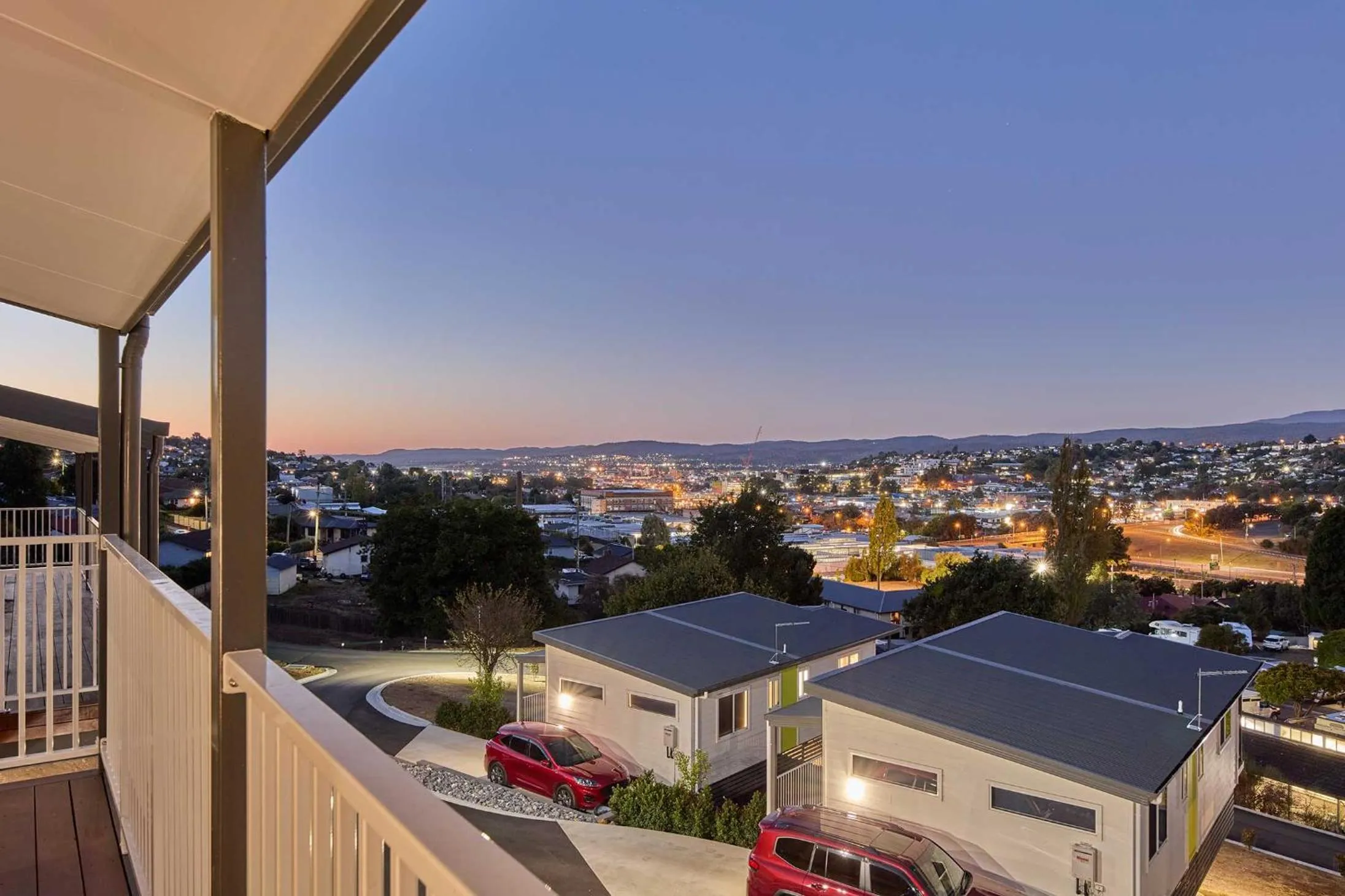 Neighbourhood in BIG4 Launceston Holiday Park