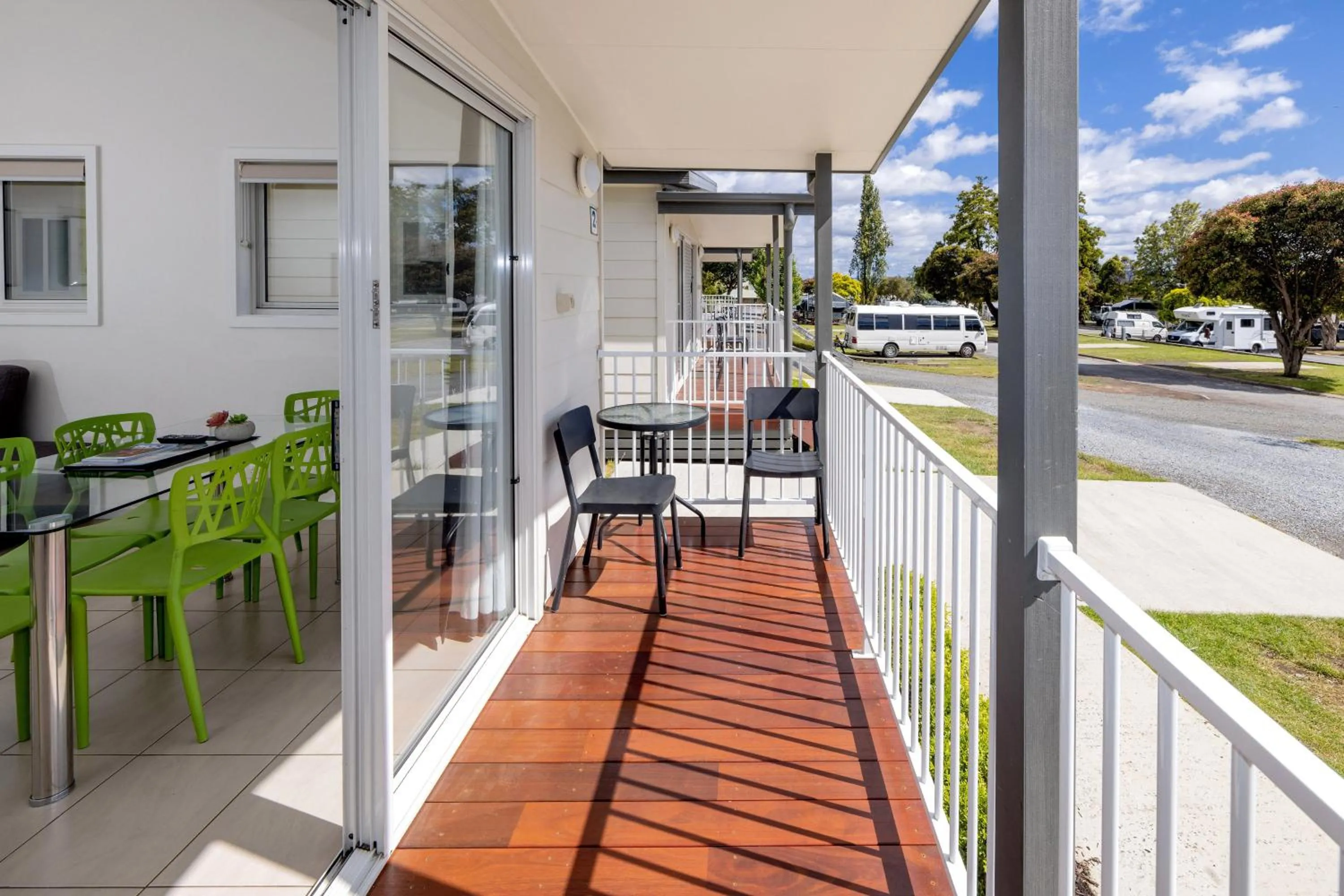 Patio in BIG4 Launceston Holiday Park