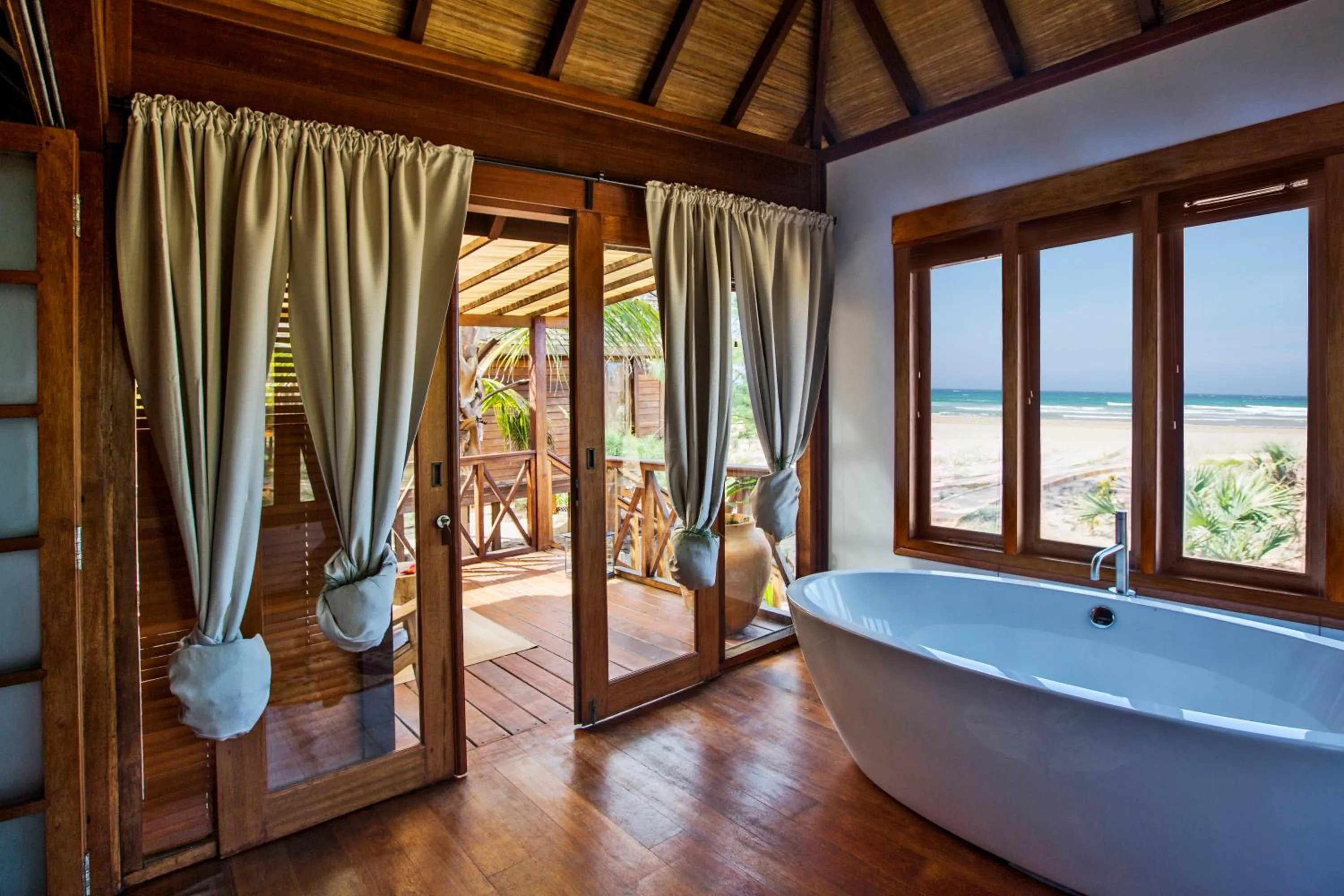 Shower in Sentidos Beach Retreat