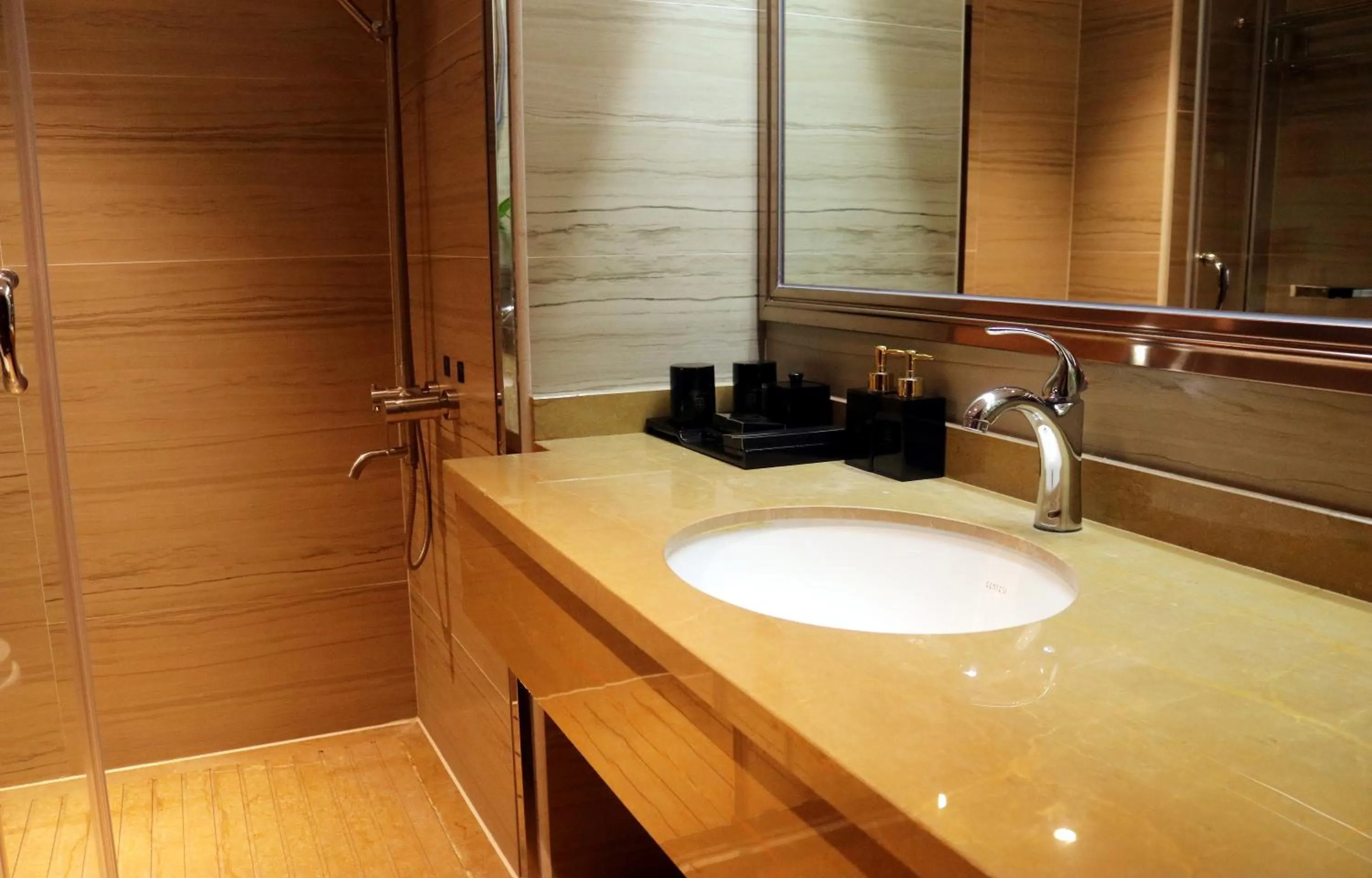 Bathroom in Chang Palace Vientiane