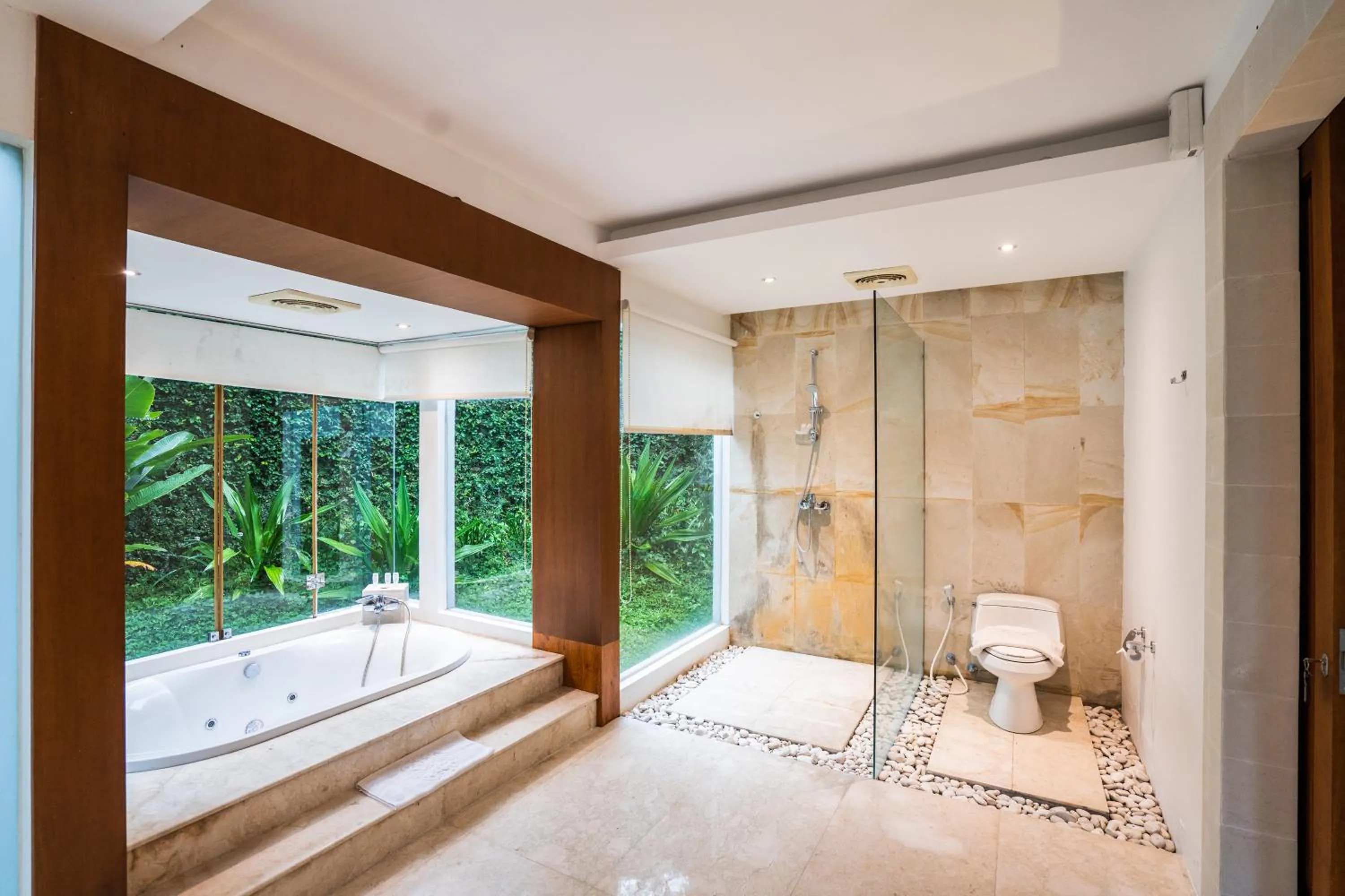 Bathroom in Abhayagiri - Sumberwatu Heritage Resort
