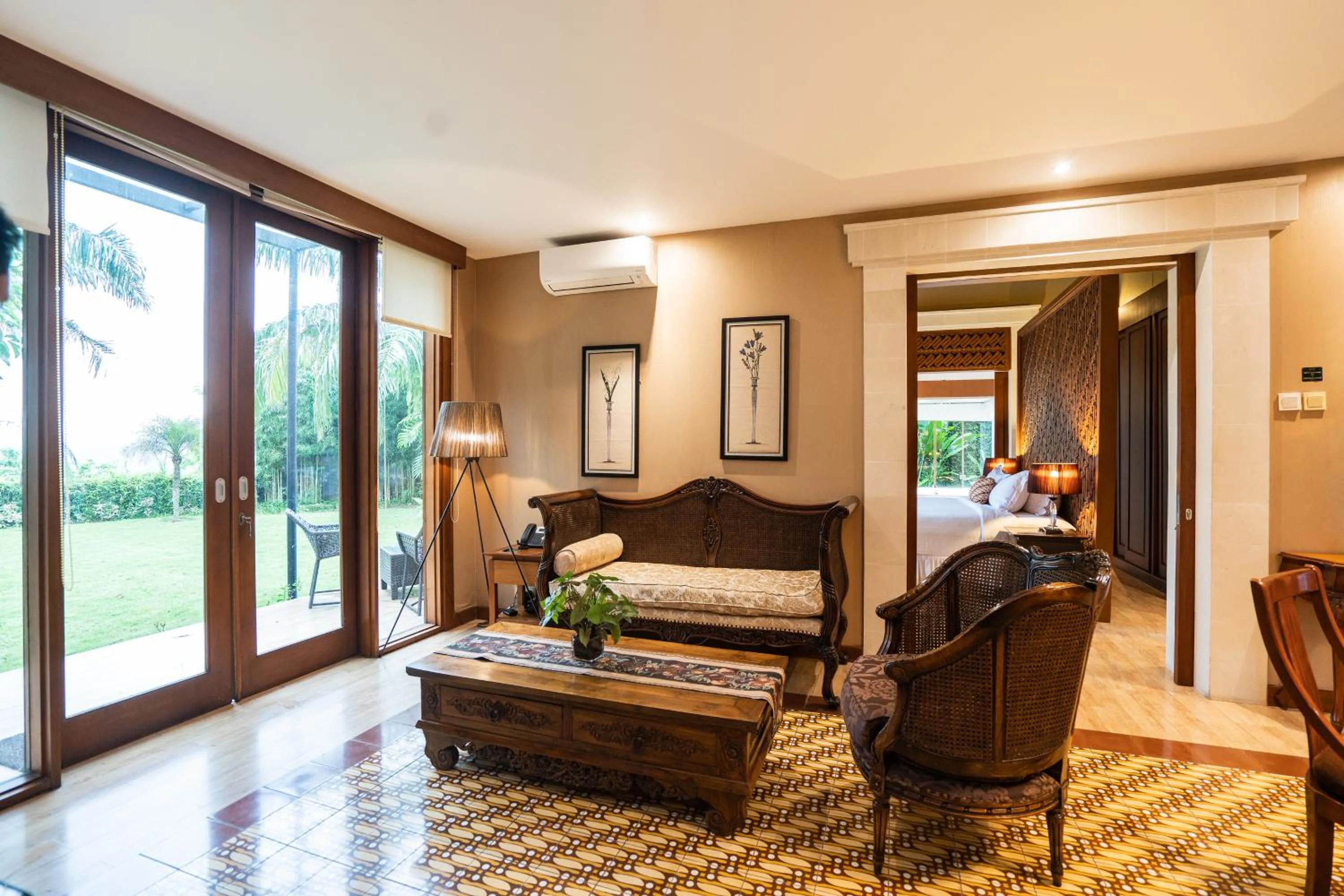 Living room in Abhayagiri - Sumberwatu Heritage Resort