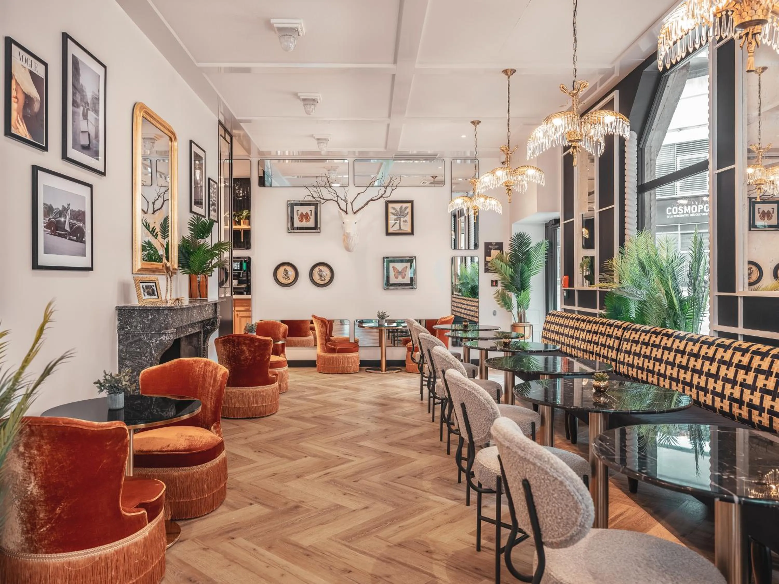Seating area, Lounge/Bar in Hotel Amiral