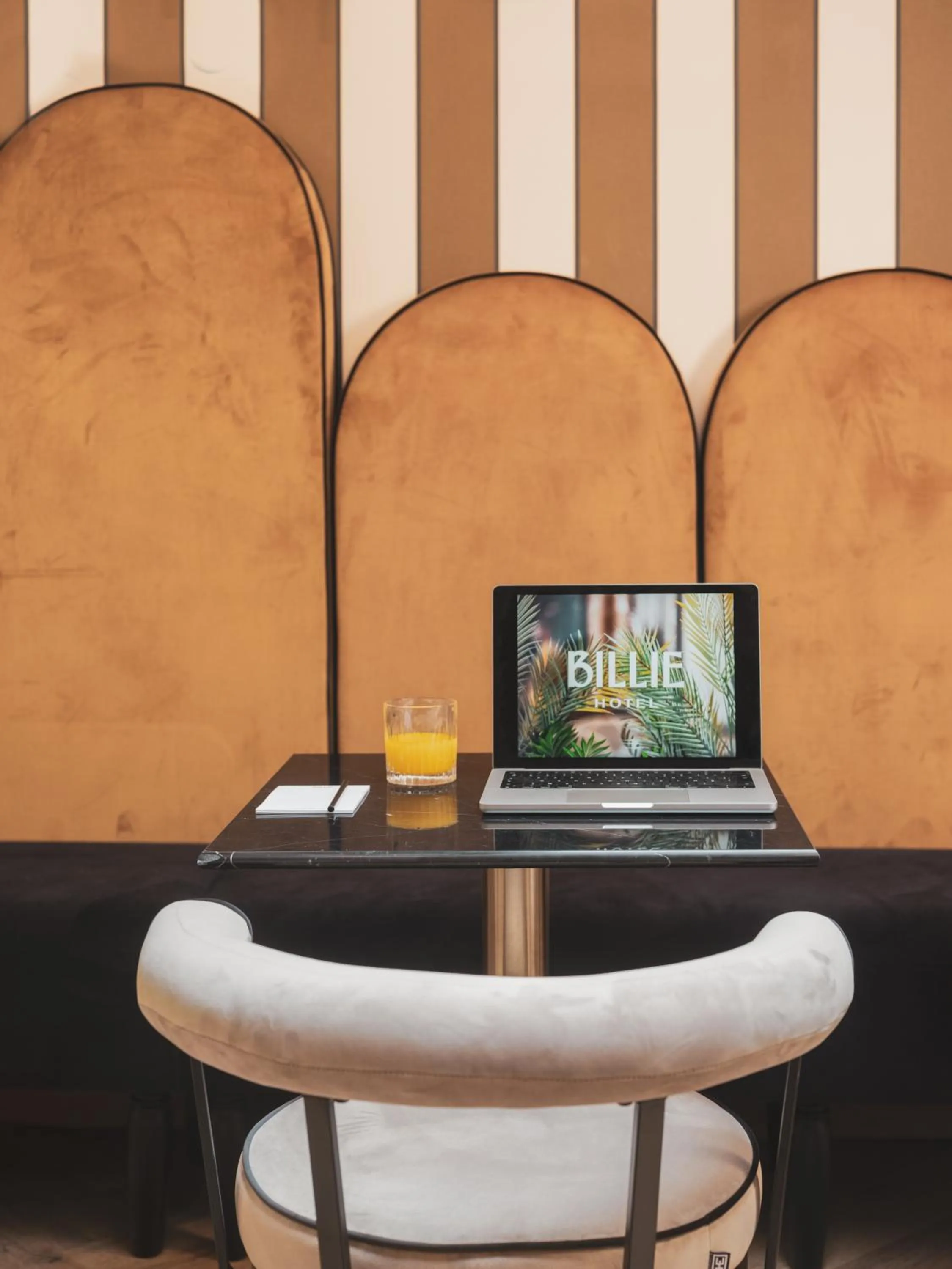 Seating area in Hotel Amiral