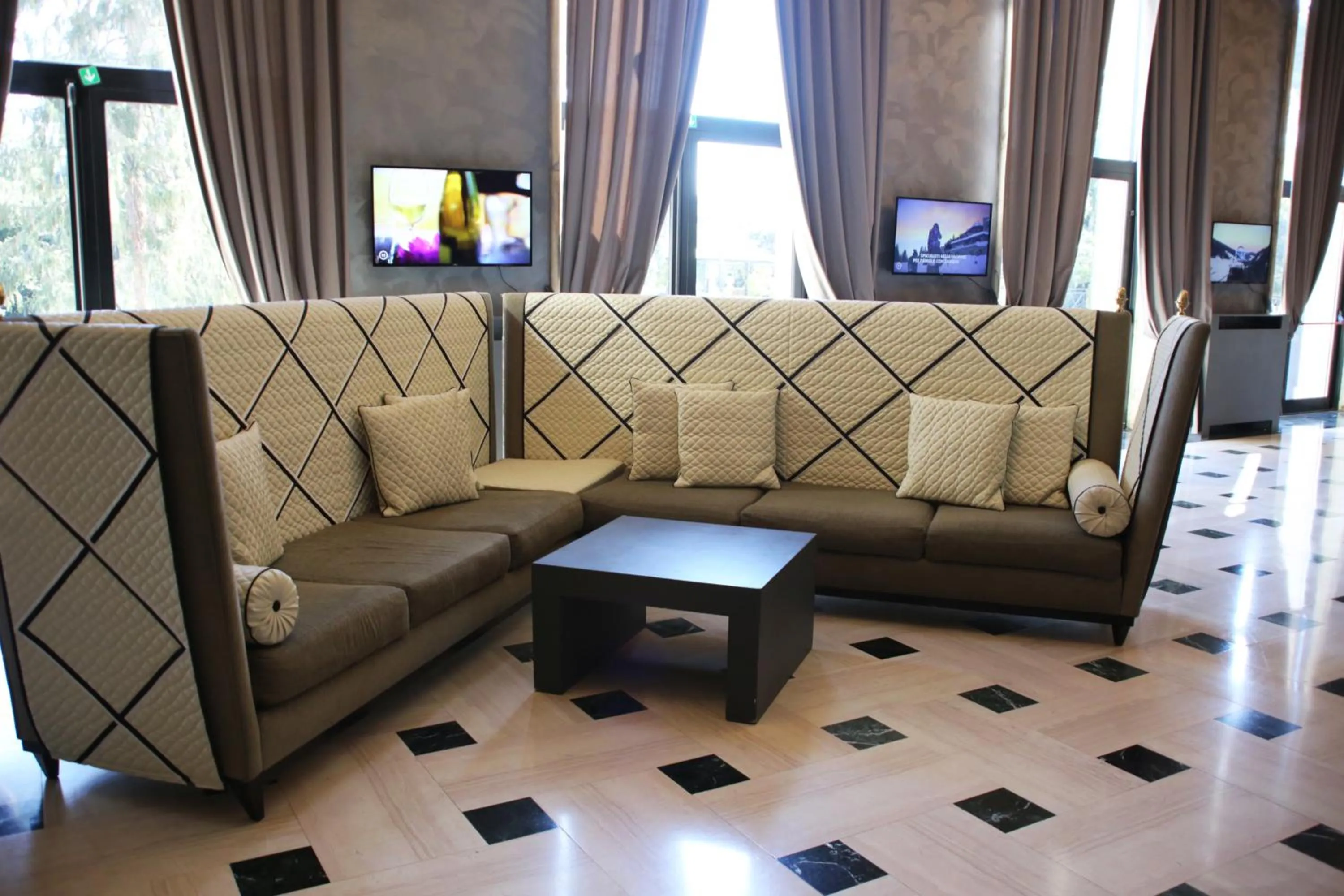 Living room in TH Roma - Carpegna Palace