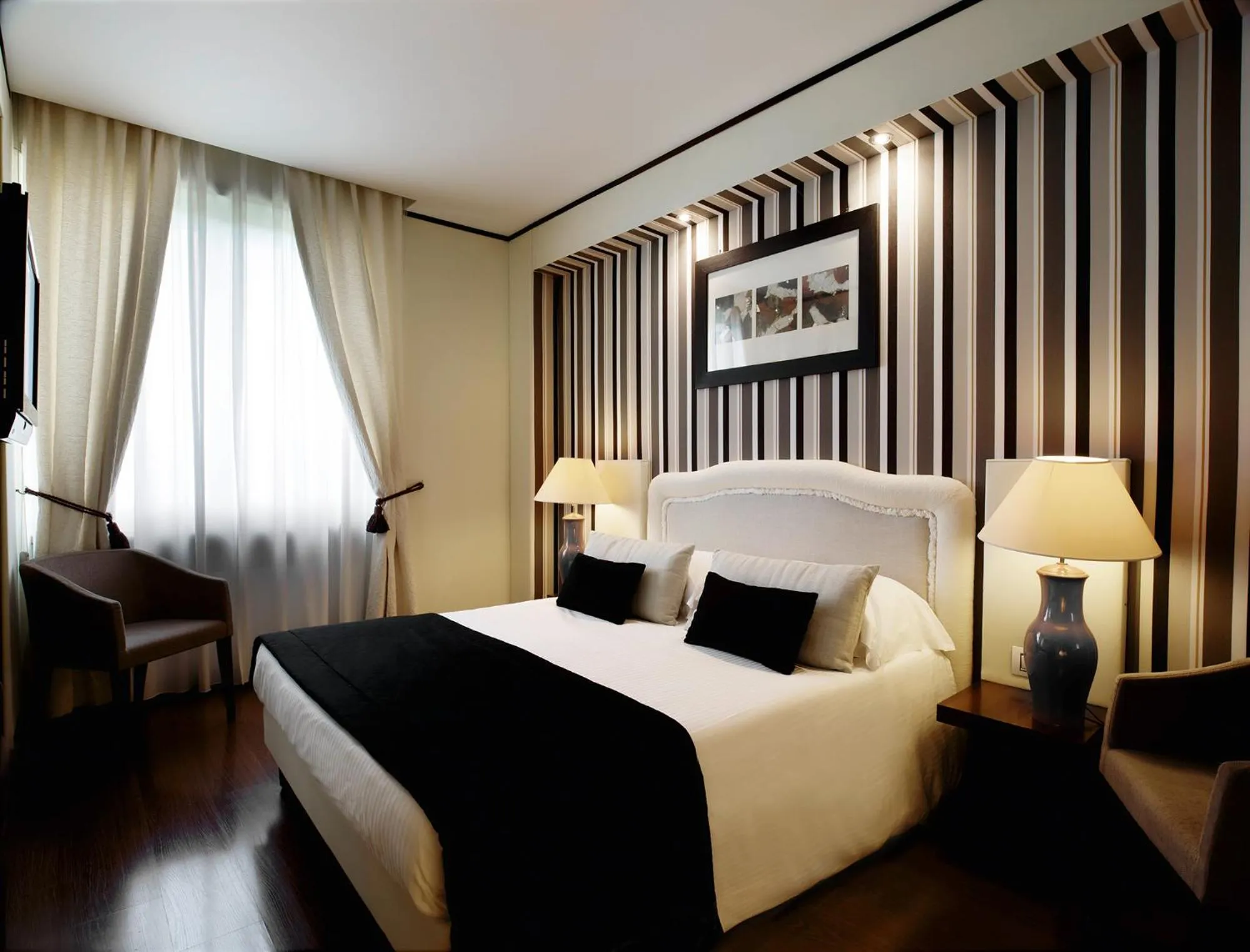 Photo of the whole room, Bed in TH Roma - Carpegna Palace