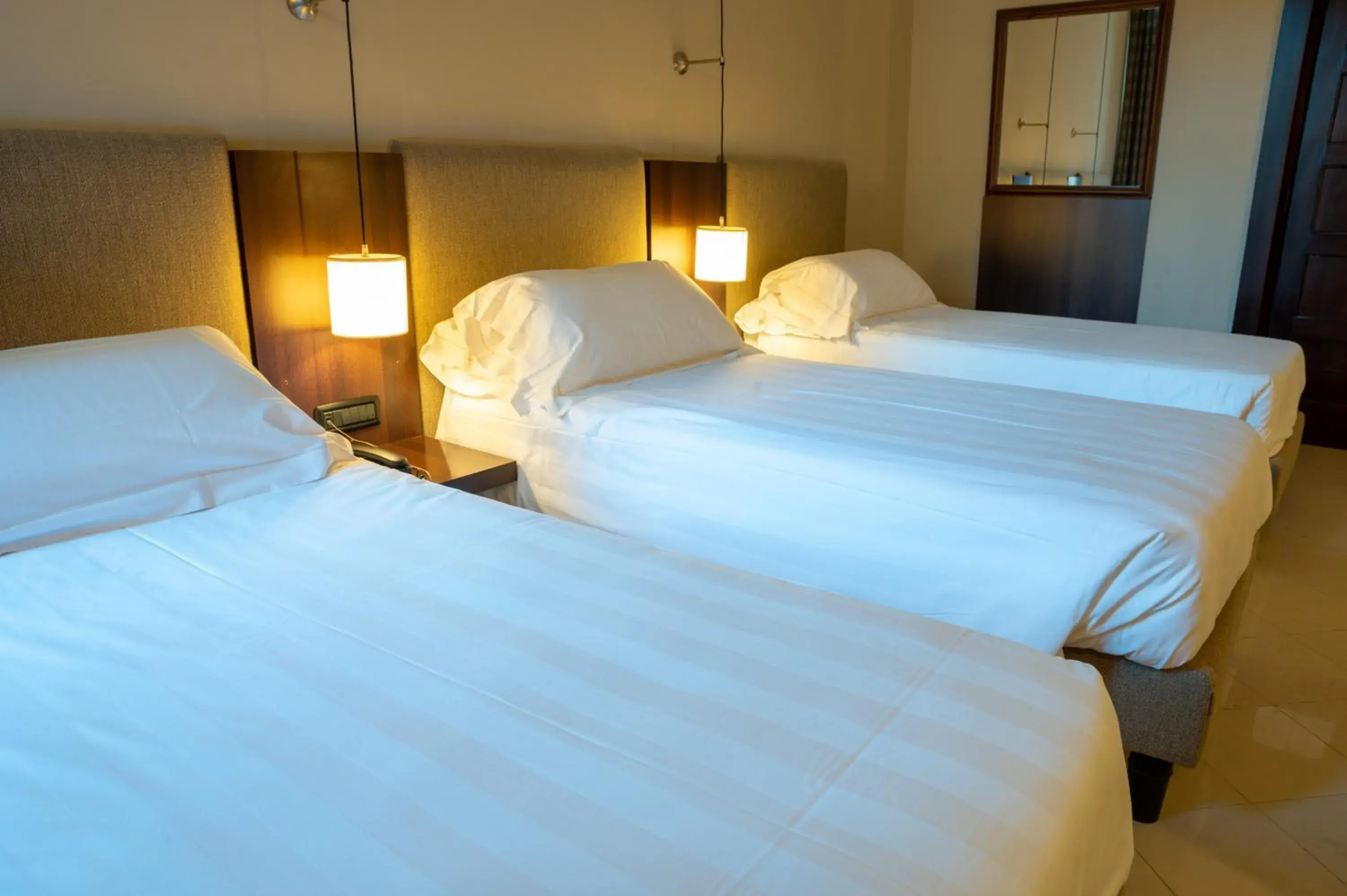 Classic Triple Room in TH Roma - Carpegna Palace Classic Triple Room in TH Roma - Carpegna Palace