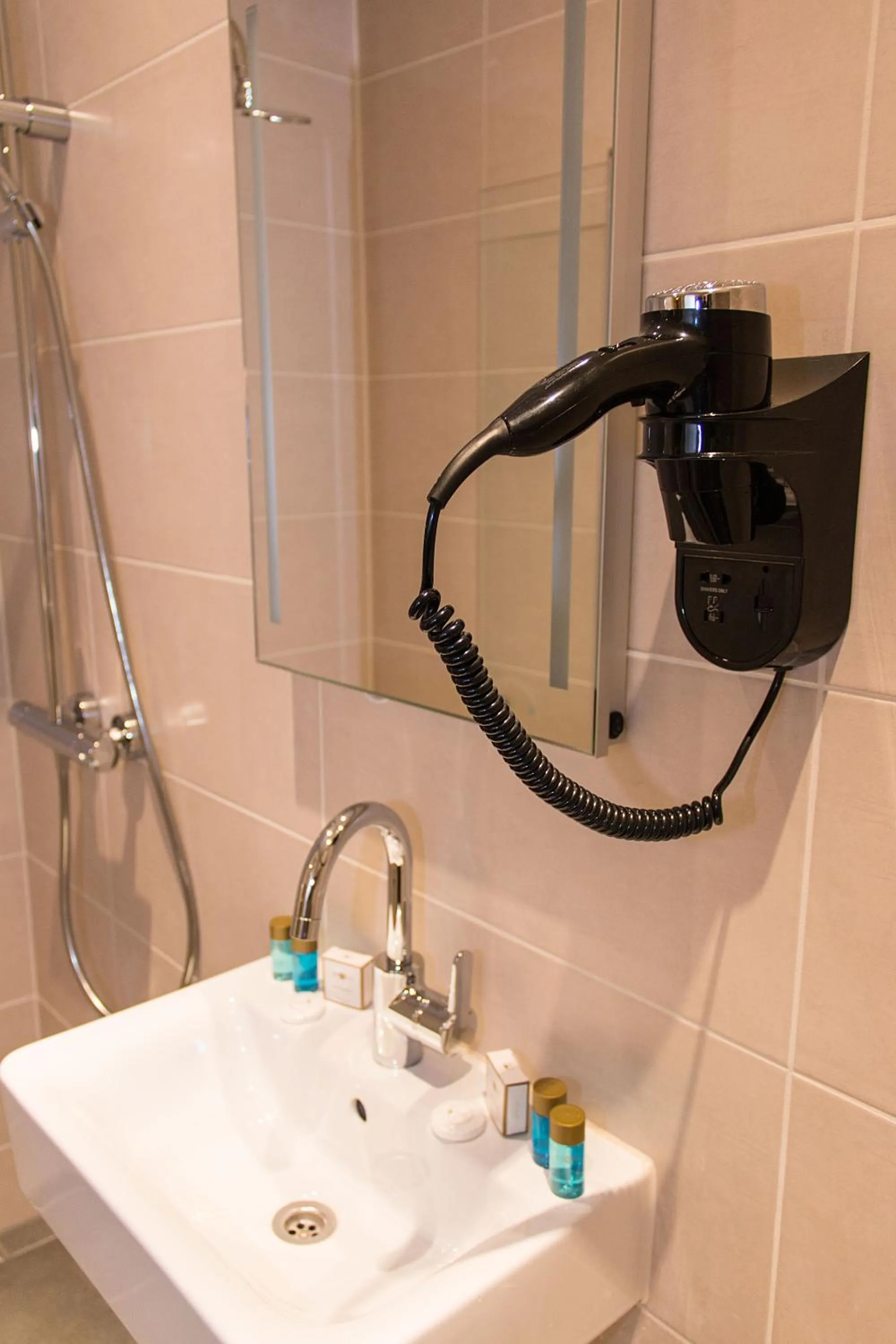 Bathroom in Royal Plaza Hotel Amsterdam