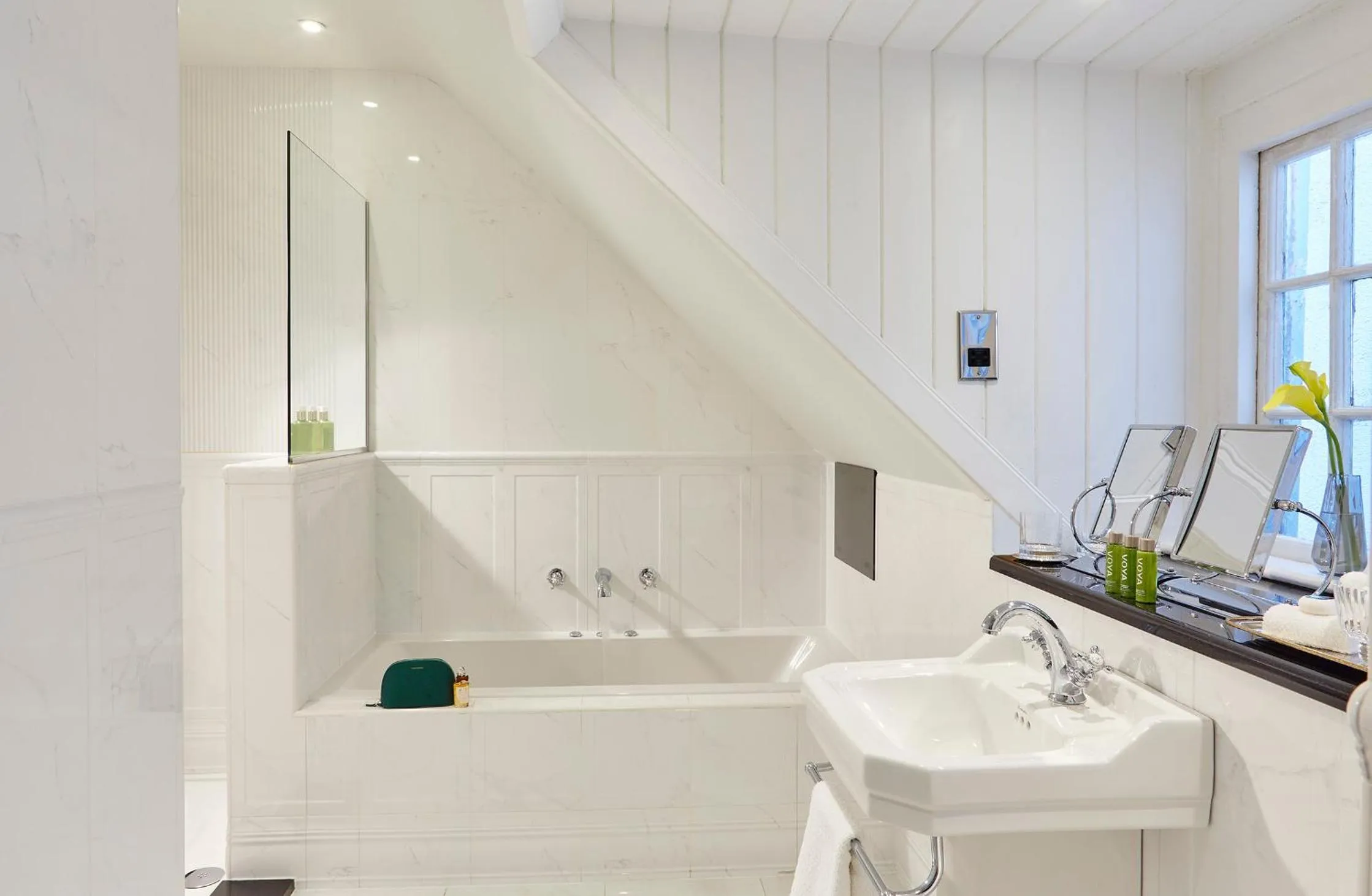 Bathroom in Killarney Randles Hotel