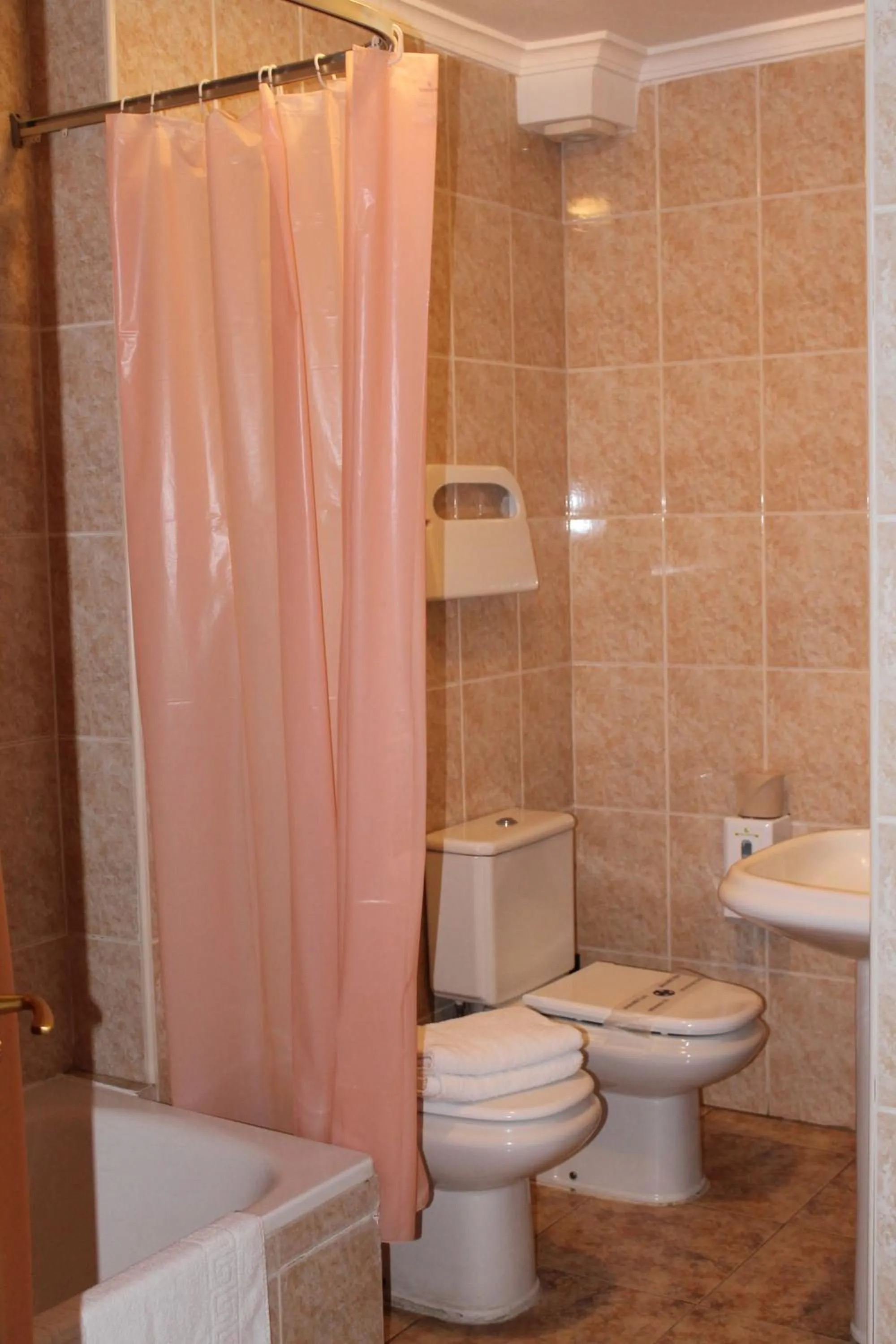 Bathroom in Hotel el Pino