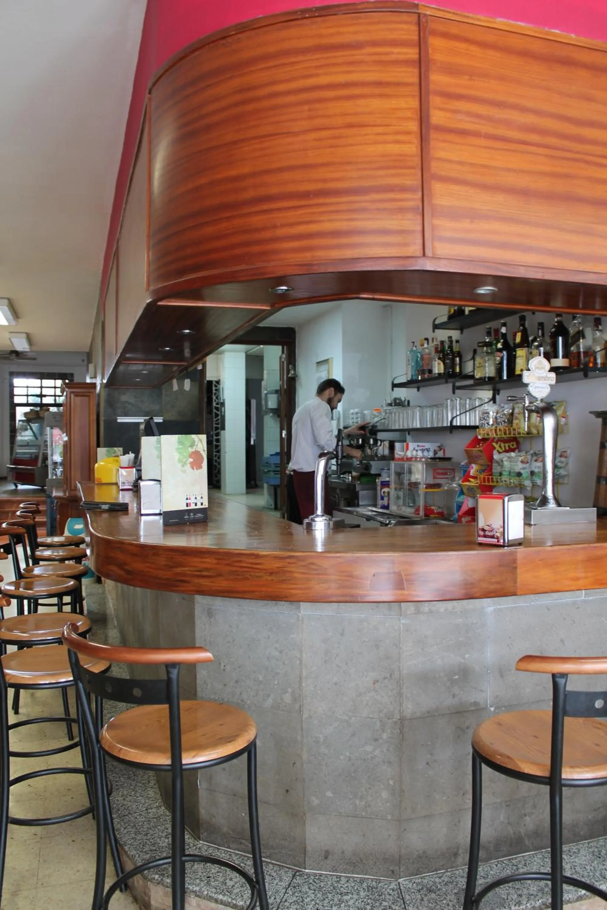 Restaurant/places to eat in Hotel el Pino