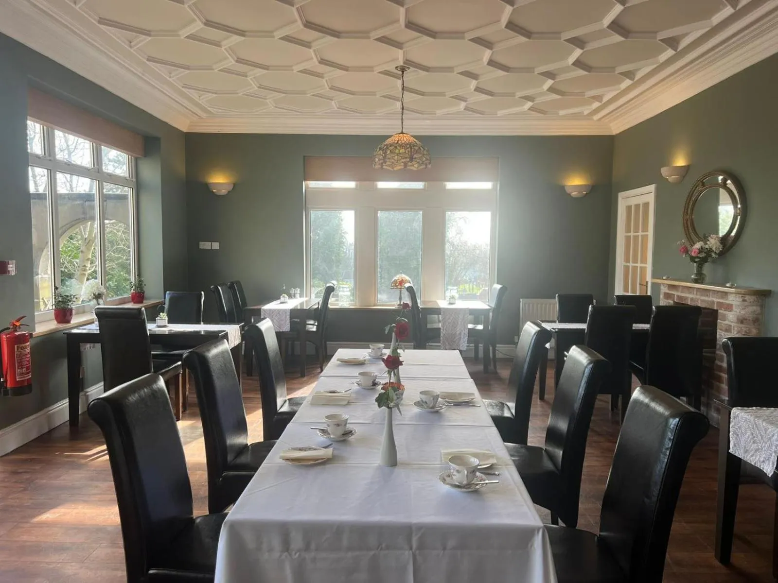 Restaurant/places to eat in Heath Cottage Hotel