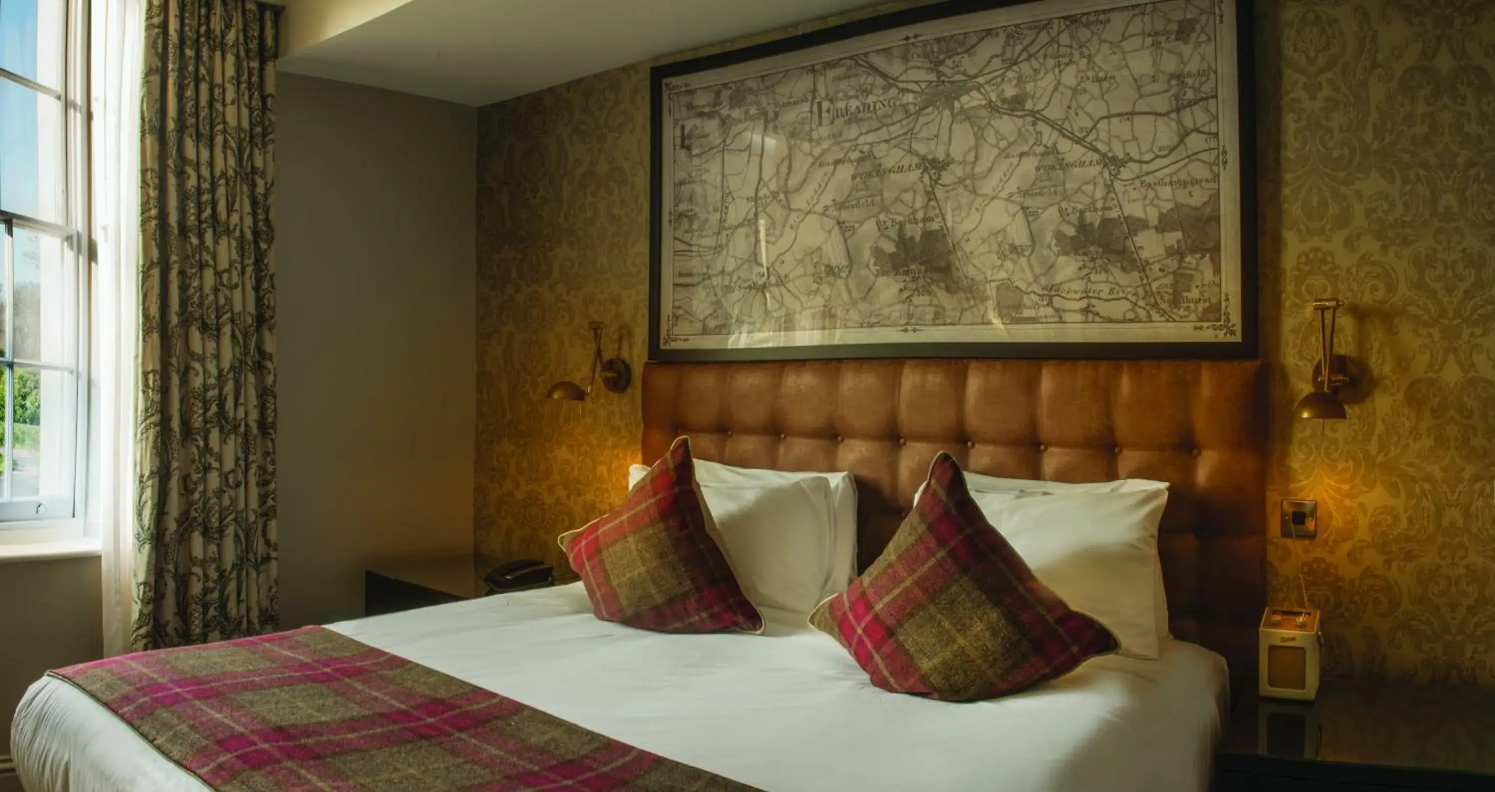 Mansion House Suite in De Vere Wokefield Estate Mansion House Suite in De Vere Wokefield Estate