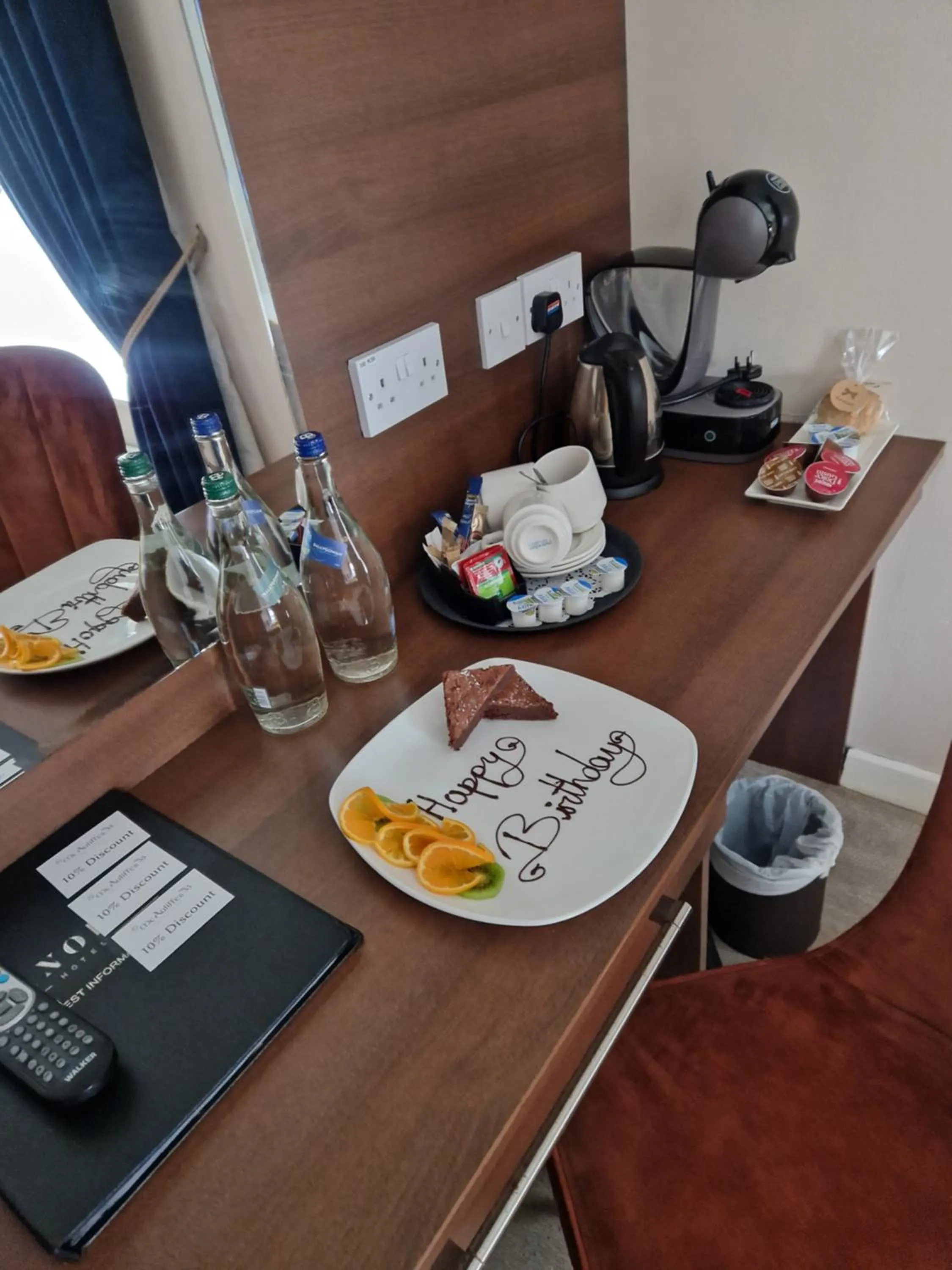 Coffee/tea facilities in Arnolds Hotel