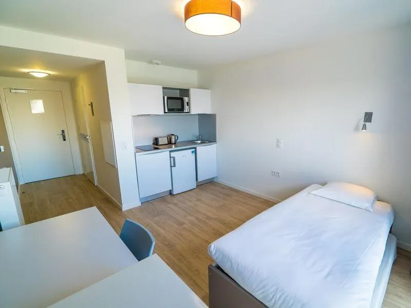 Bed in All Suites Appart Hôtel - Choisy-le-Roi