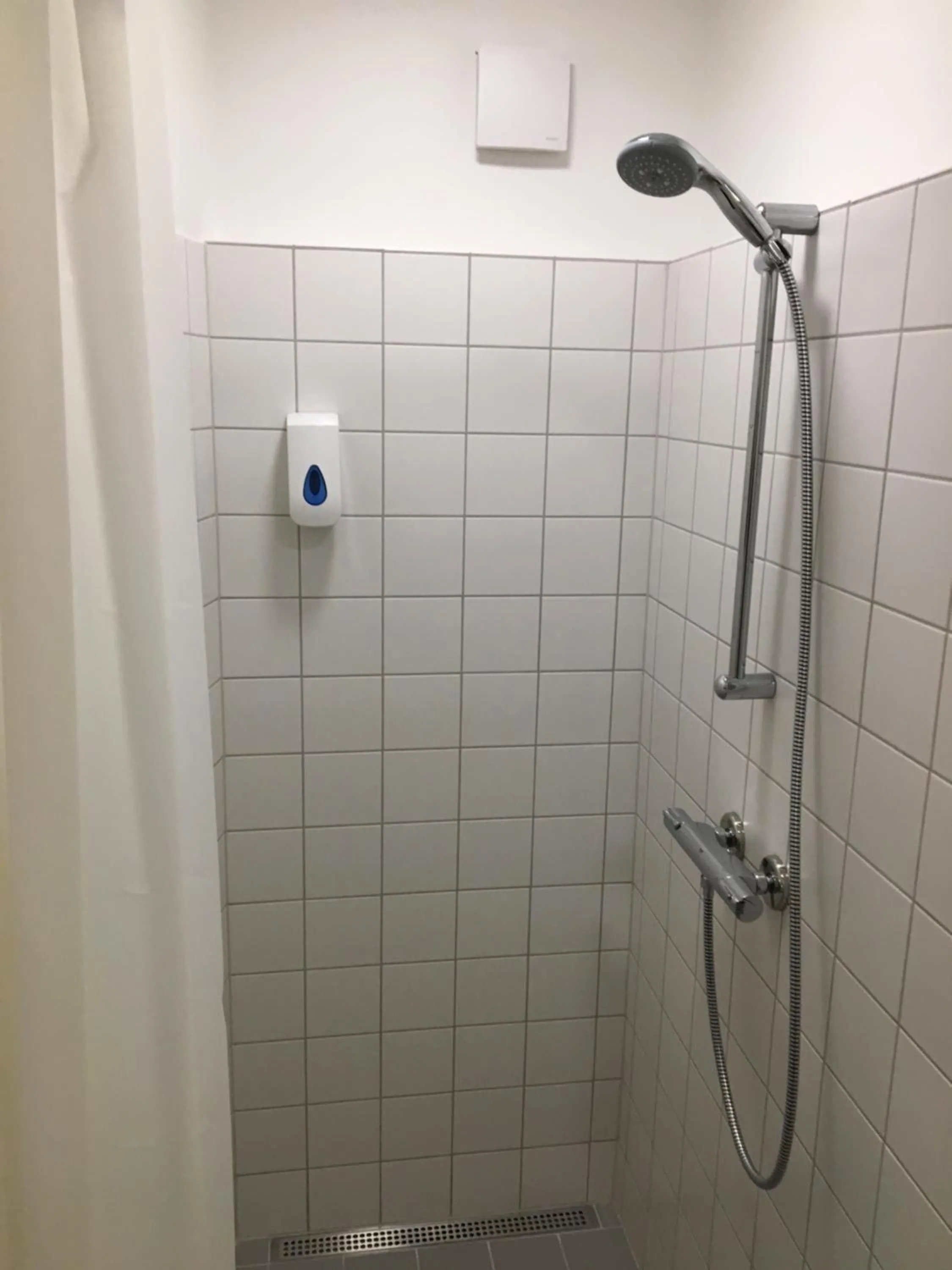 Shower in City Hotel Nebo