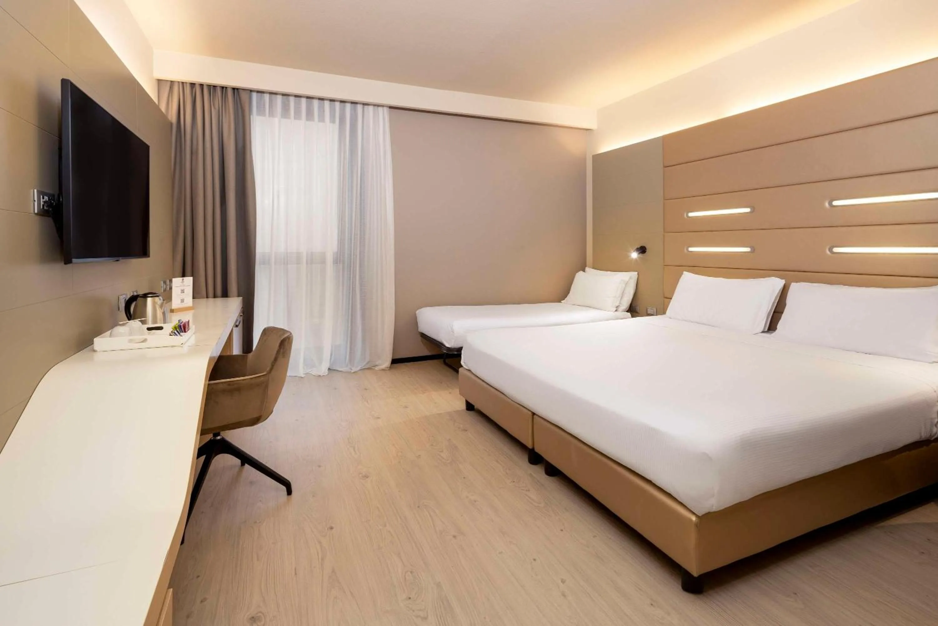 Bedroom, Bed in Best Western Plus Tower Hotel Bologna