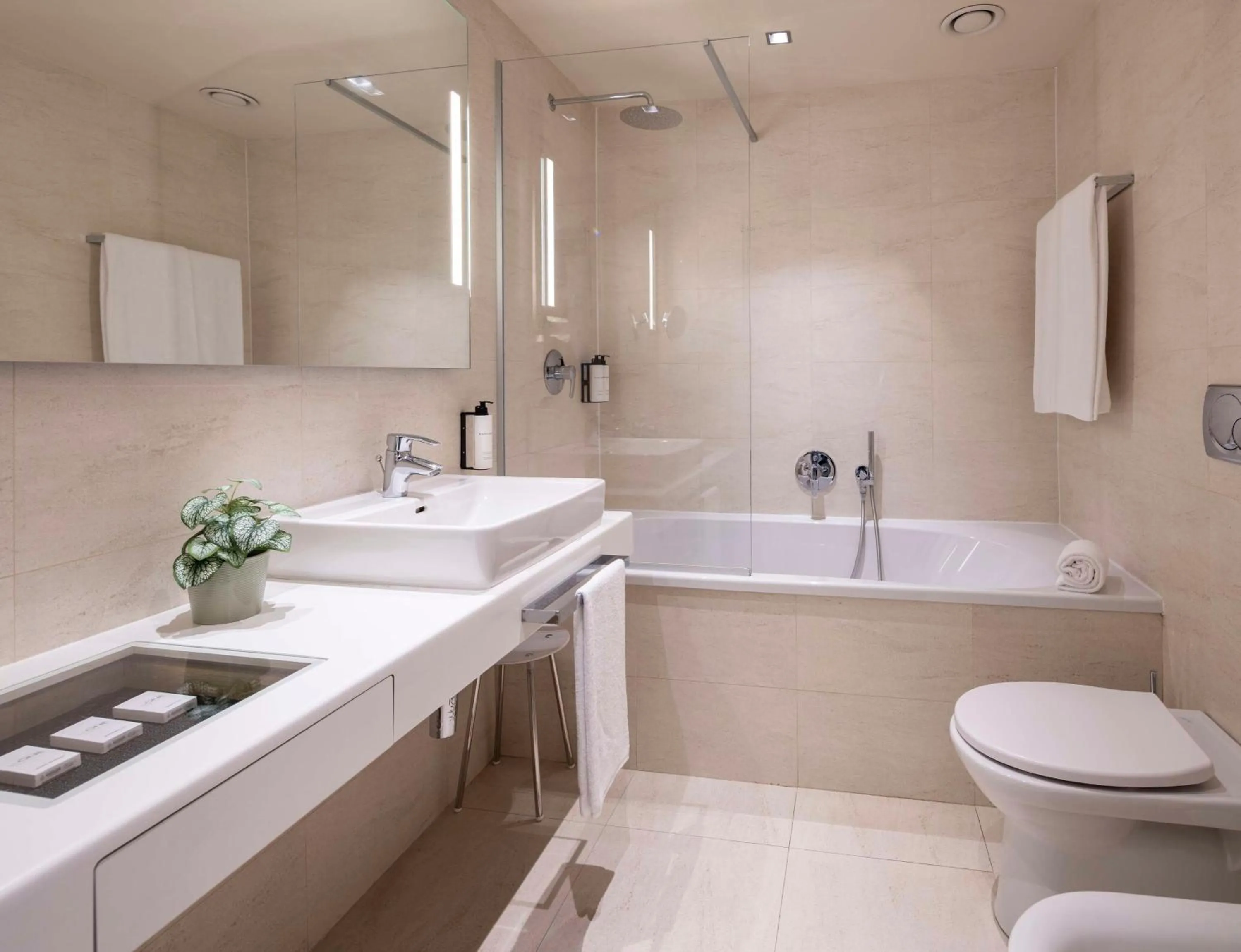 Bathroom in Best Western Plus Tower Hotel Bologna