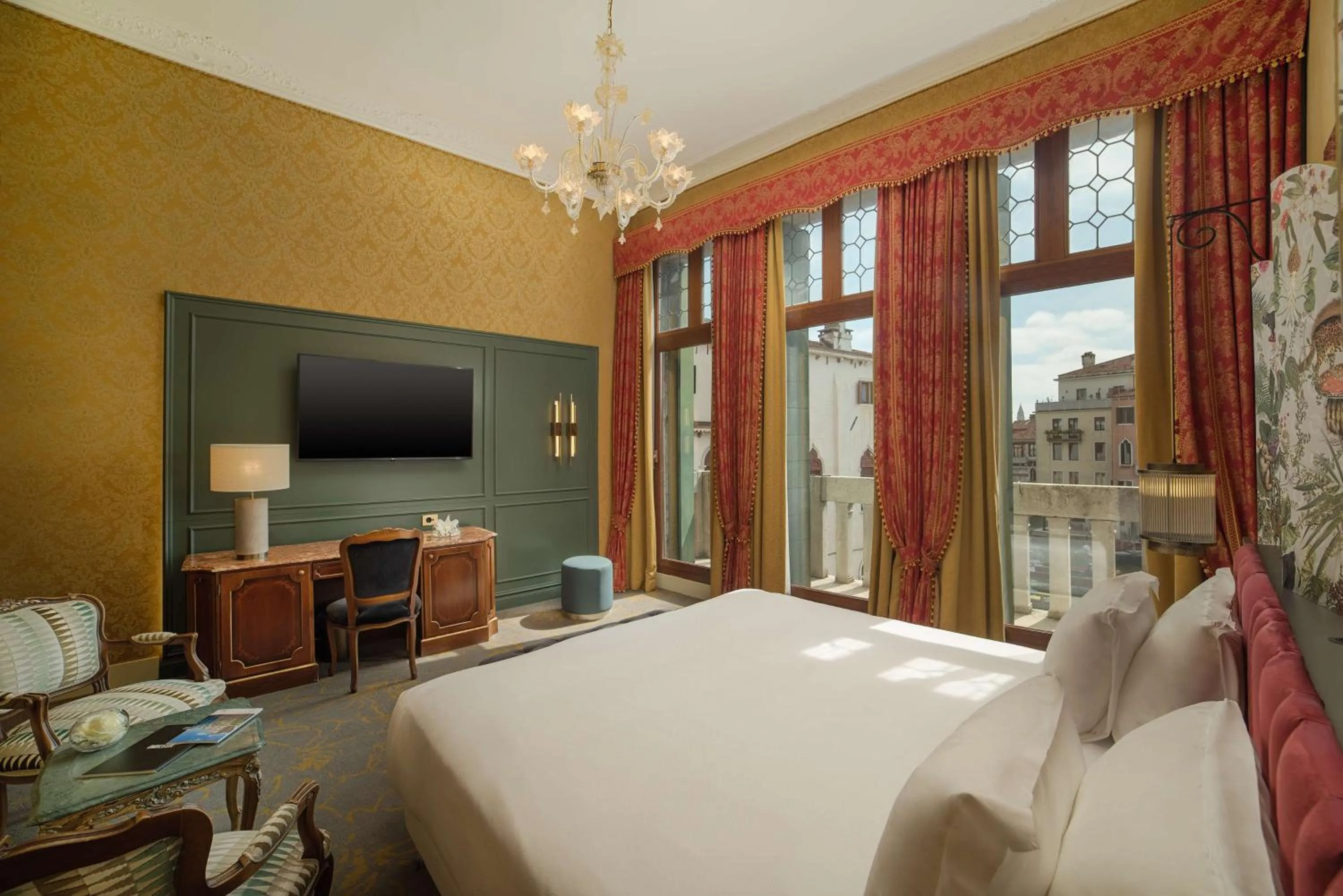 Bedroom, Bed in NH Venezia Santa Lucia