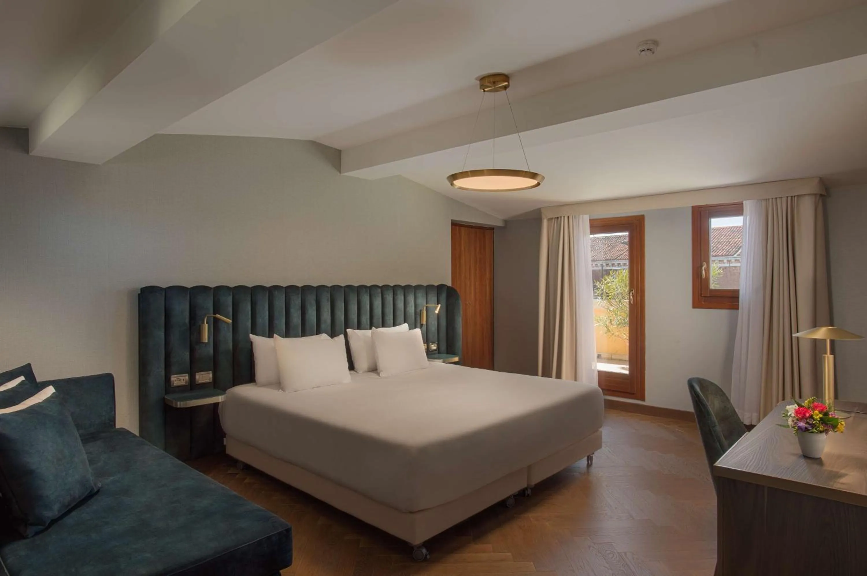 Bedroom, Bed in NH Venezia Santa Lucia