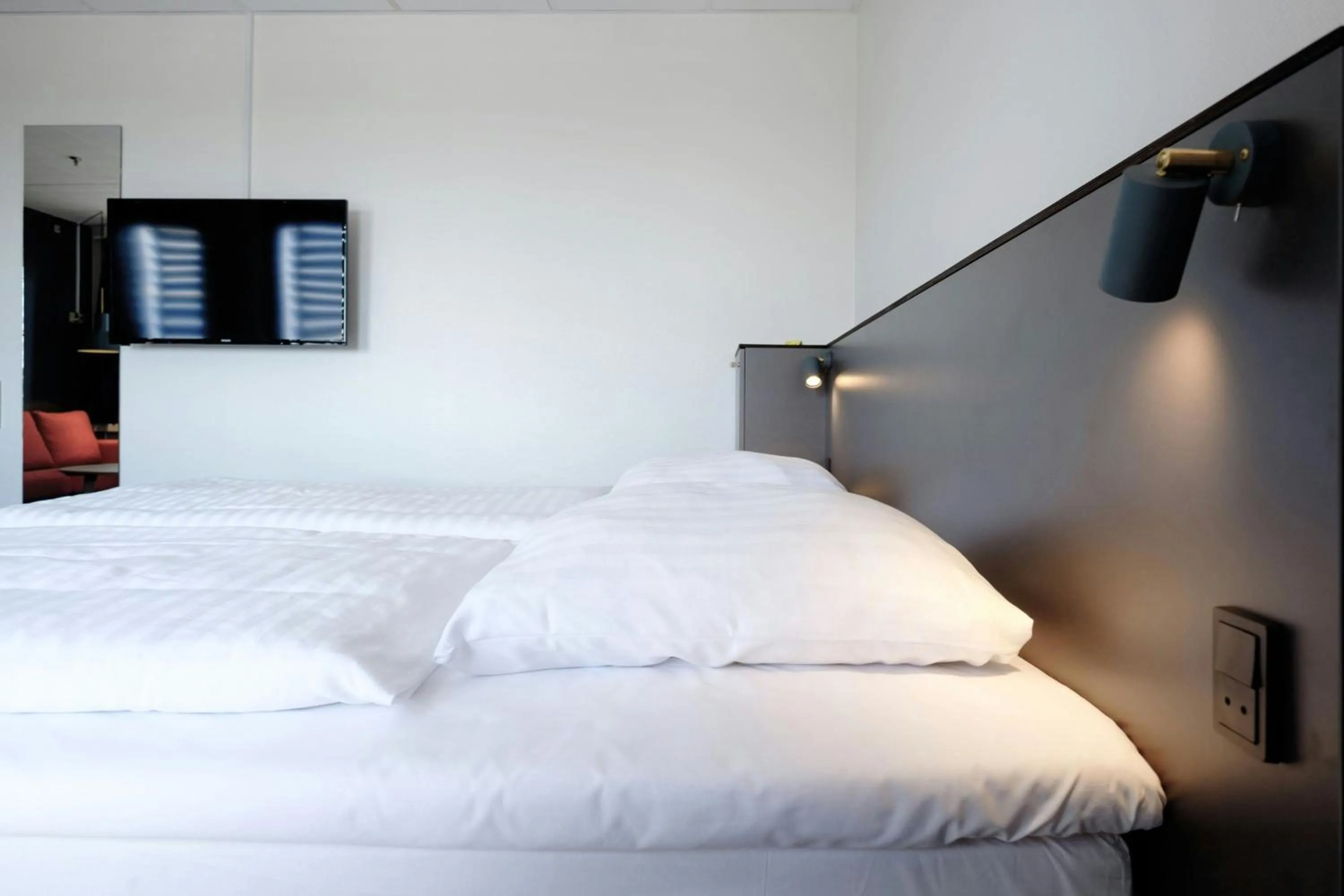 Photo of the whole room, Bed in Four Points Flex by Sheraton Ishoj