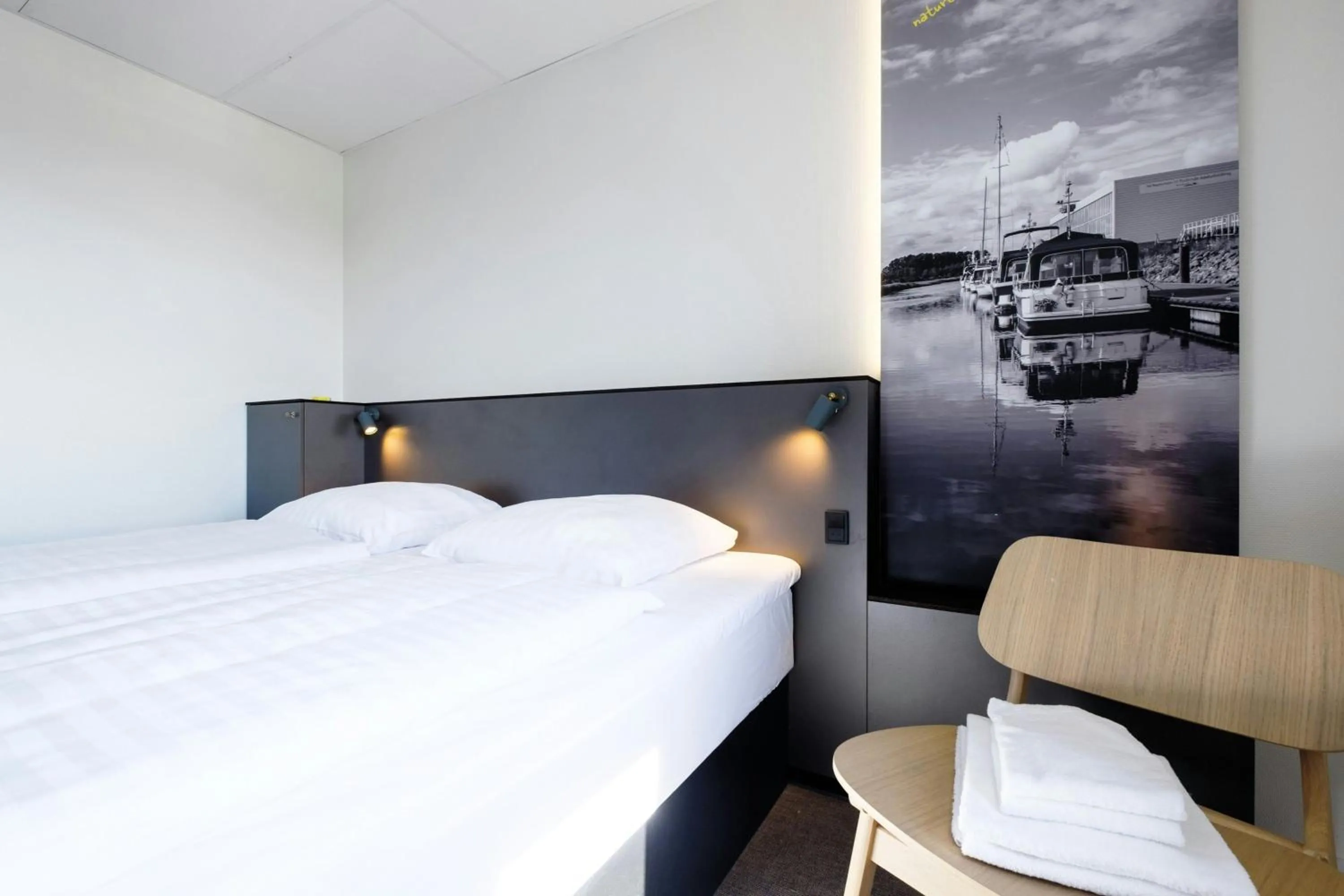 Photo of the whole room, Bed in Four Points Flex by Sheraton Ishoj