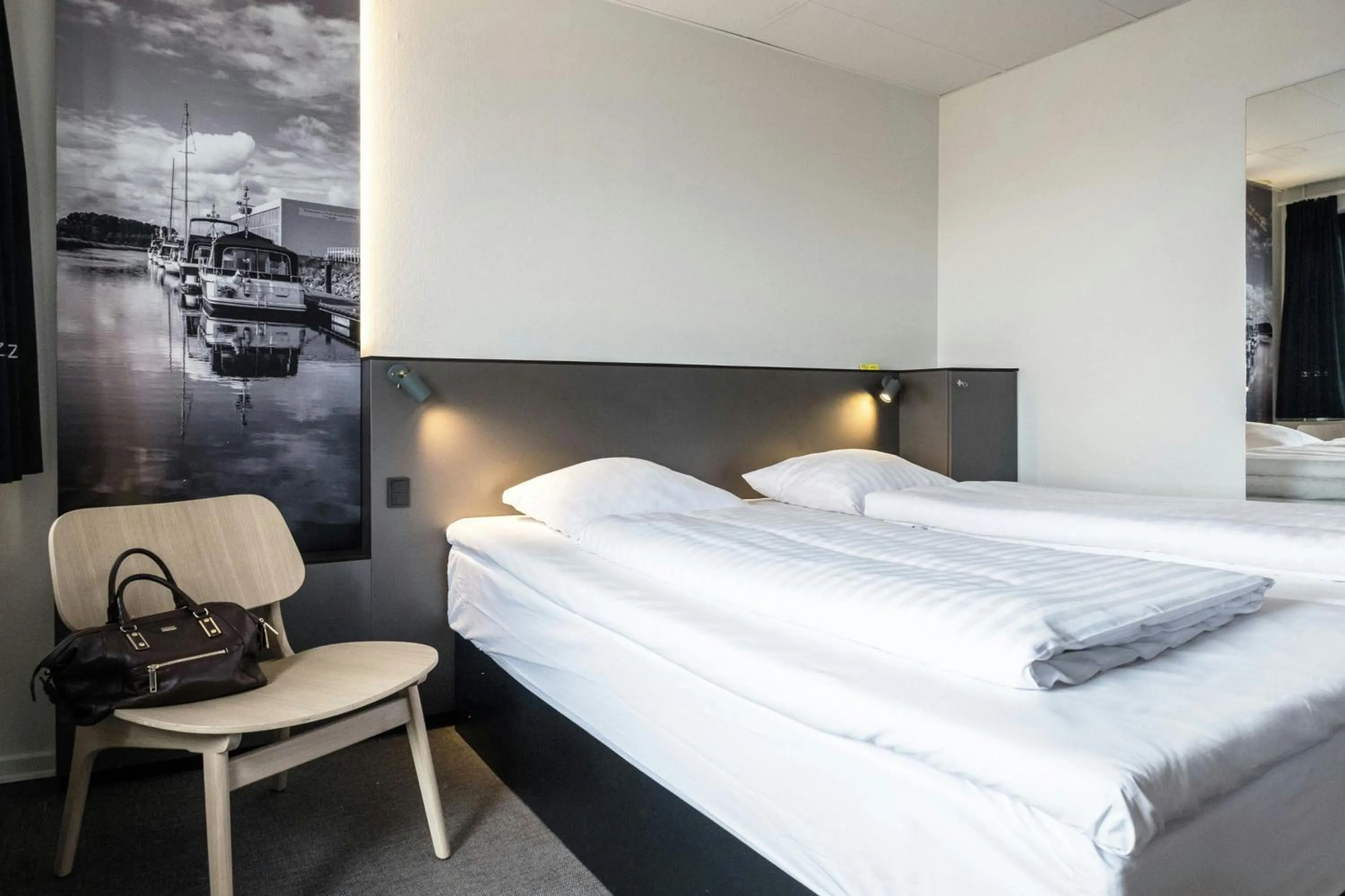 Photo of the whole room, Bed in Four Points Flex by Sheraton Ishoj