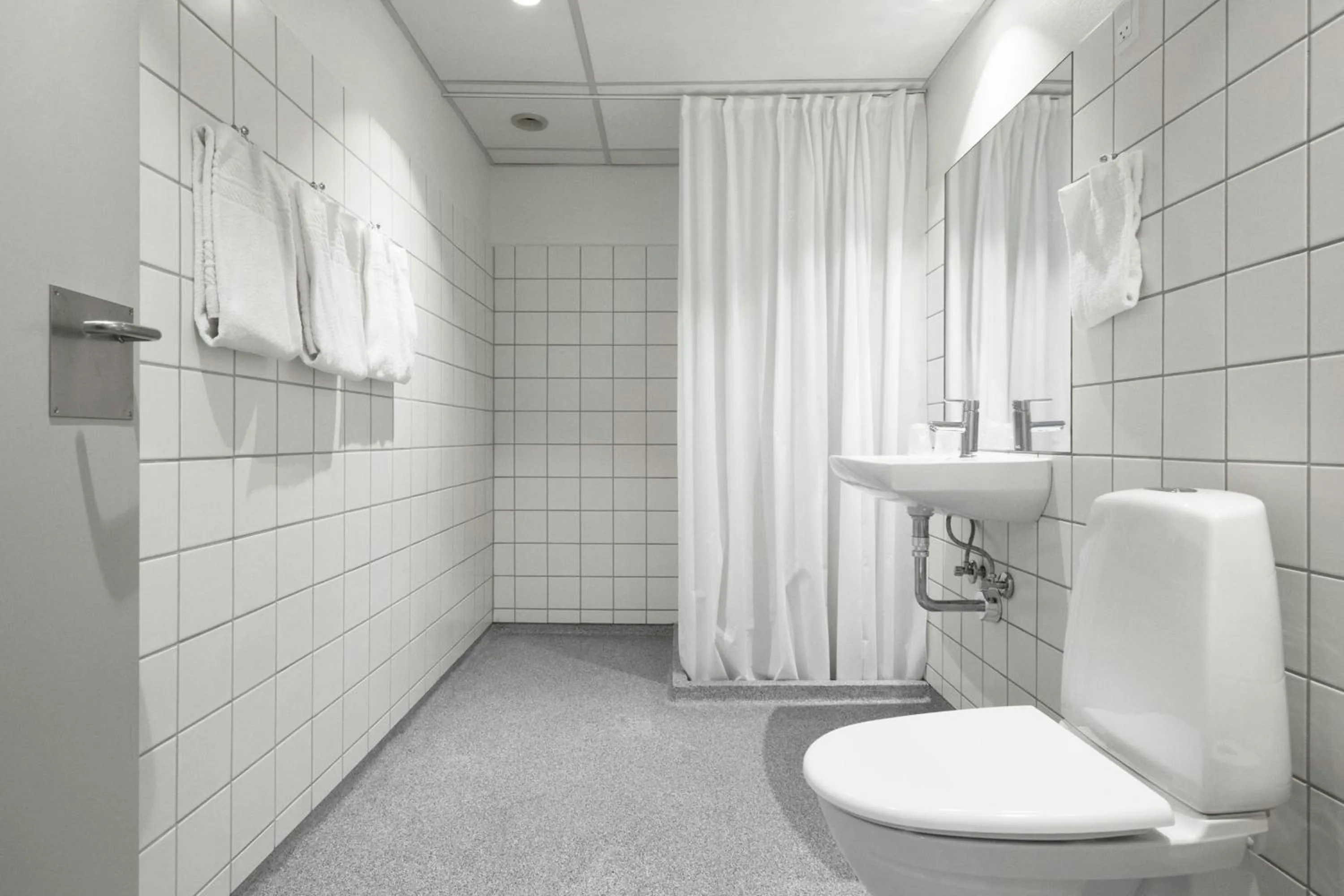 Bathroom in Four Points Flex by Sheraton Ishoj