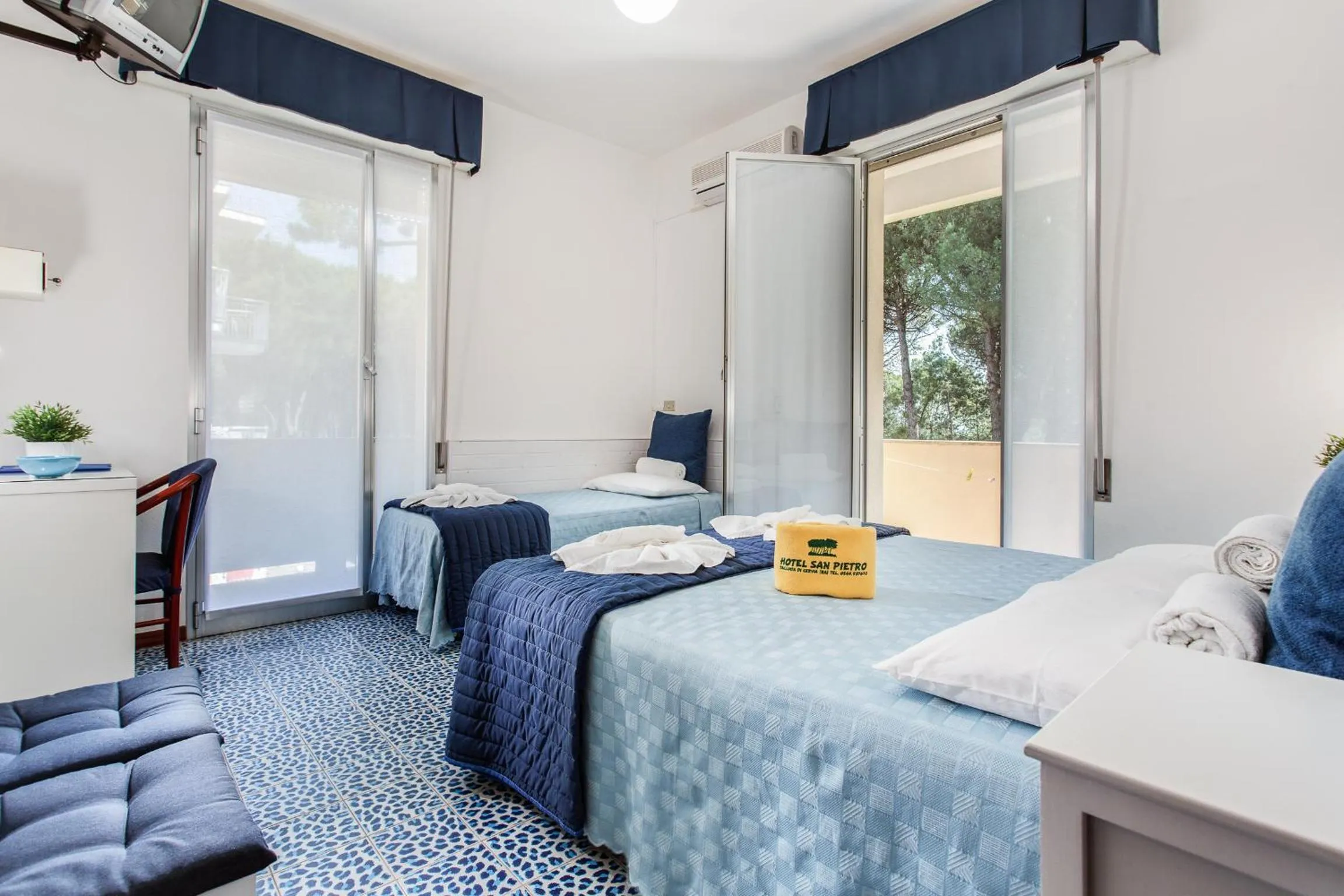 Bedroom, Bed in Hotel San Pietro