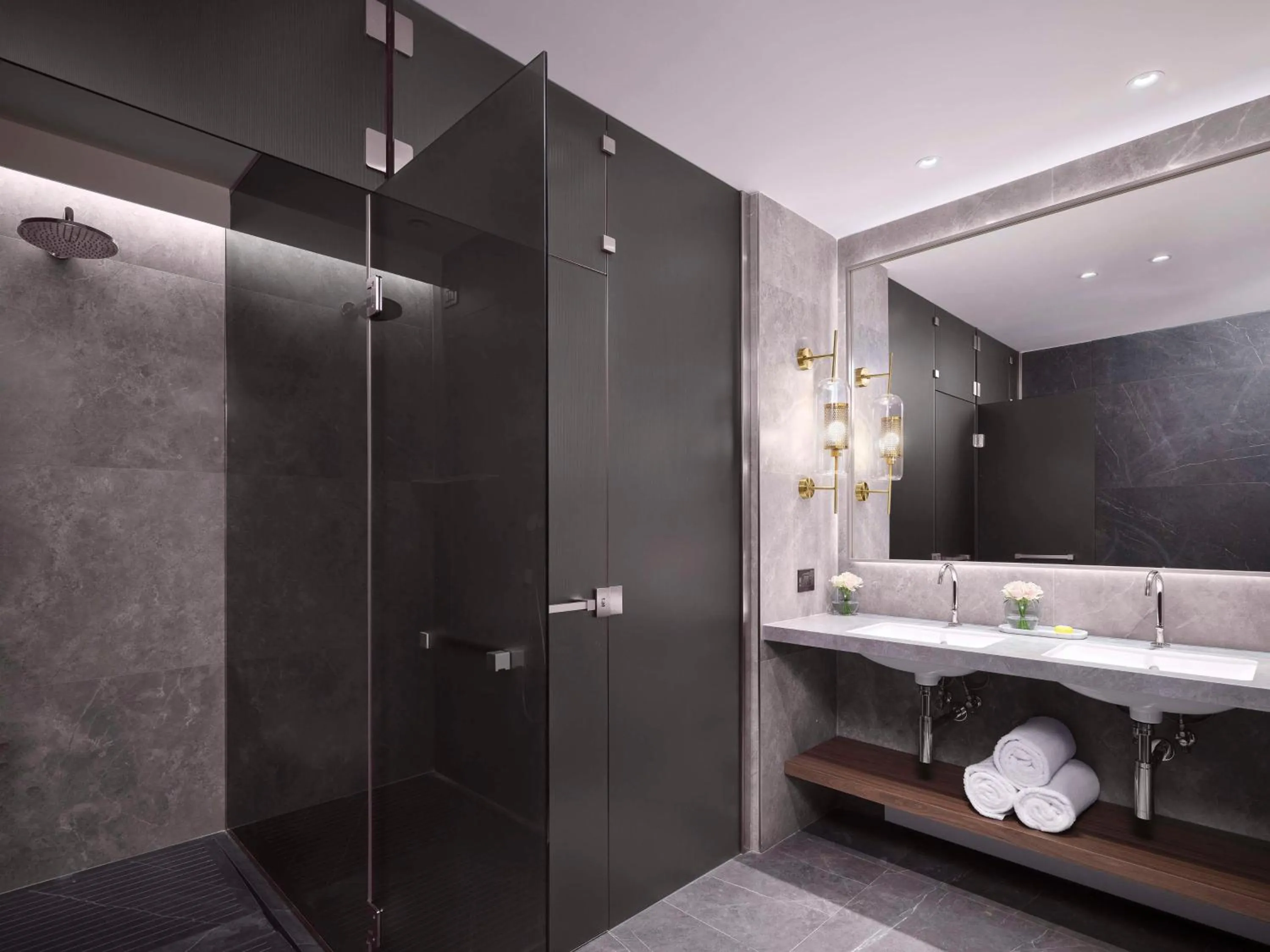 Bathroom in Anantara Palazzo Naiadi Rome Hotel - A Leading Hotel of the World