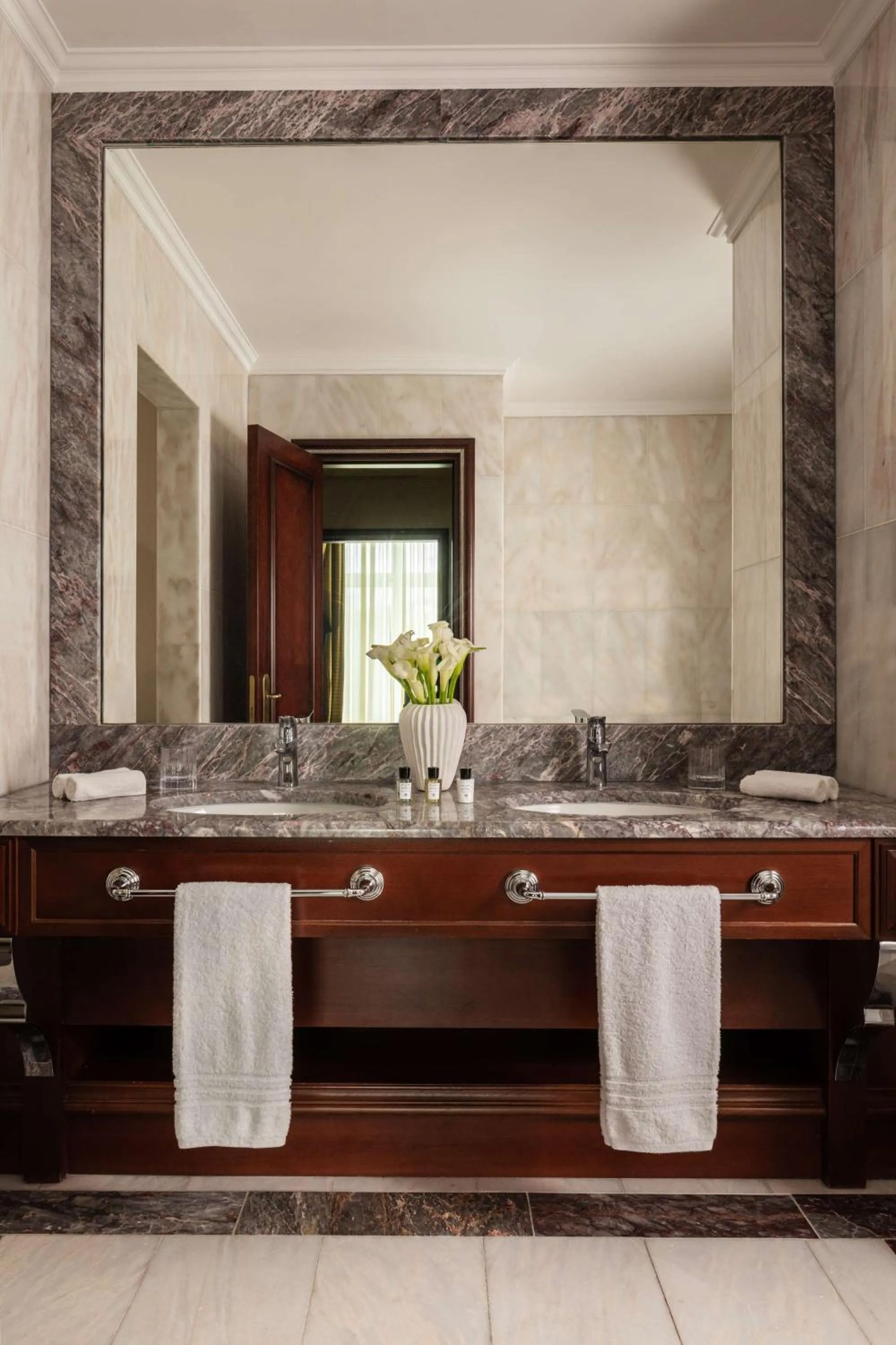 Bathroom in Anantara Palazzo Naiadi Rome Hotel - A Leading Hotel of the World