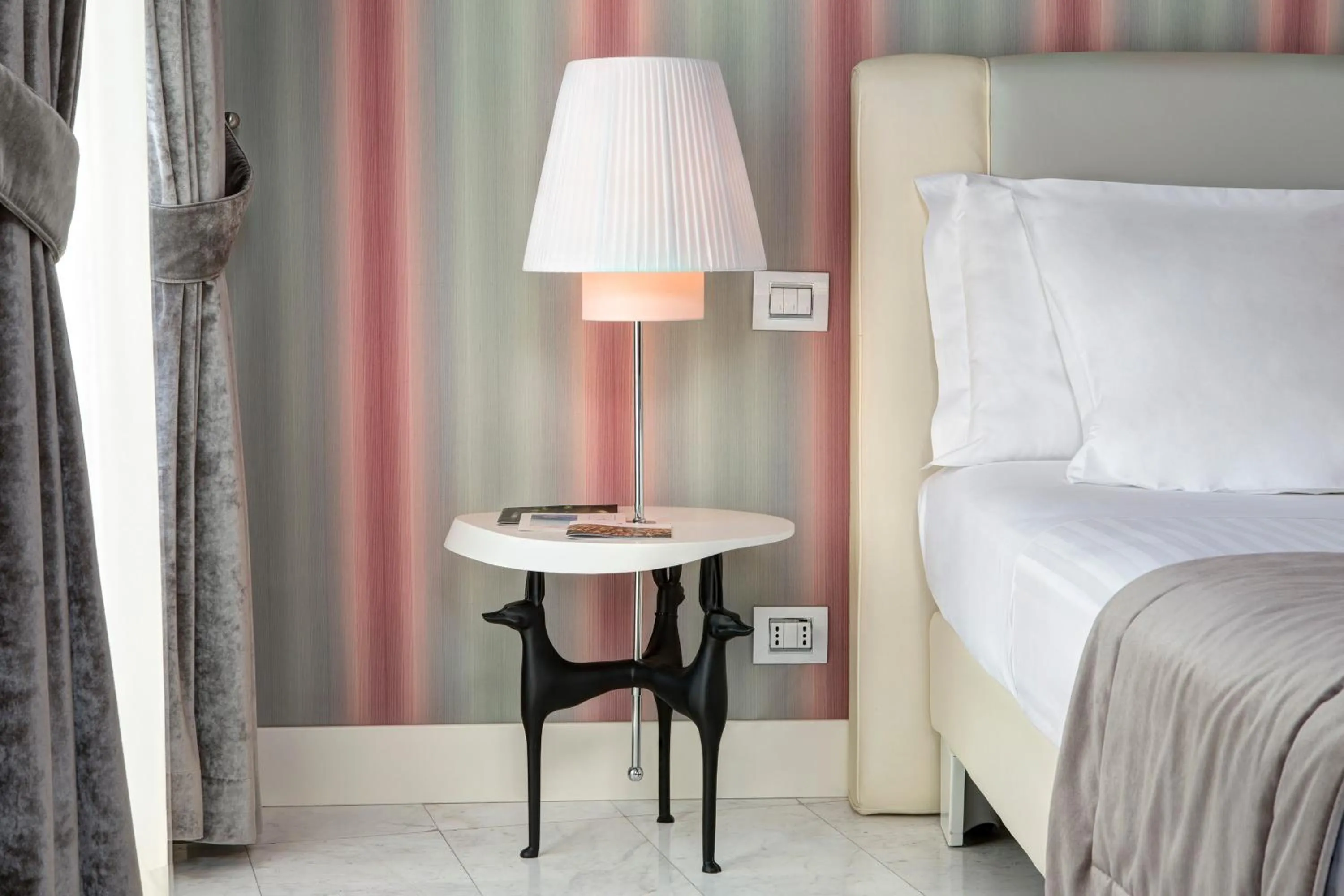 Bedroom, Bed in Grand Hotel Palace Rome