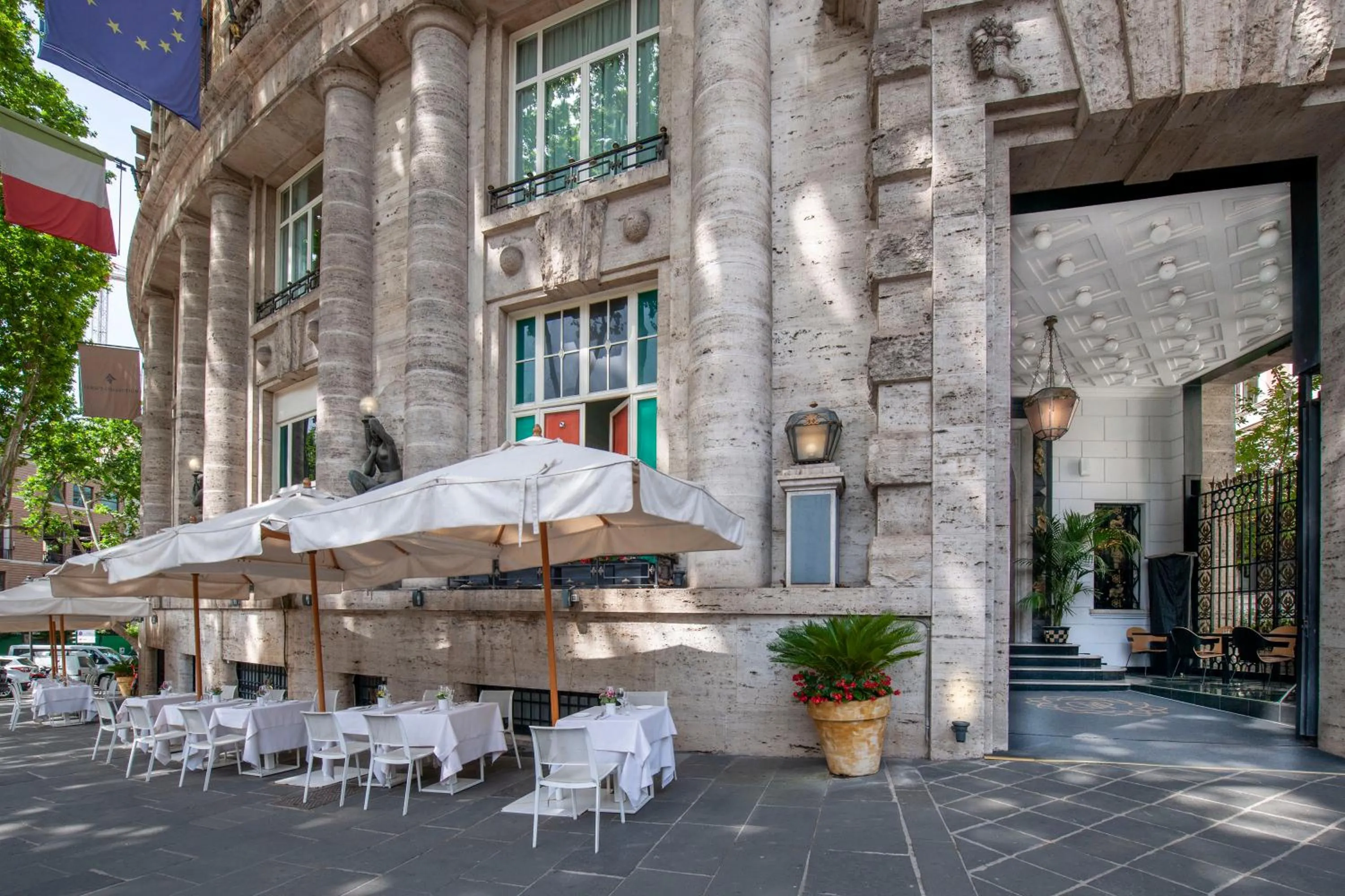 Restaurant/places to eat in Grand Hotel Palace Rome