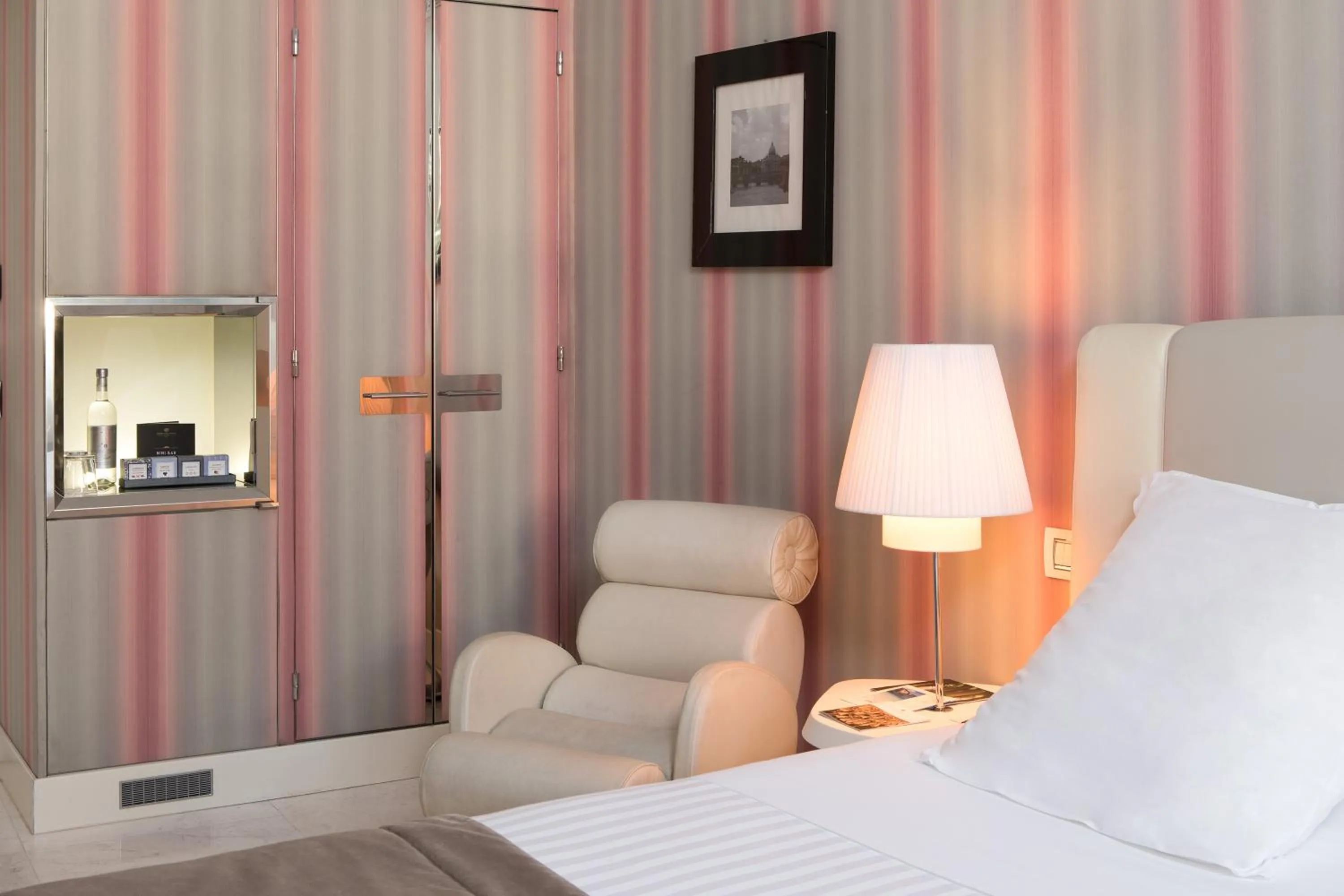 Seating area, Bed in Grand Hotel Palace Rome