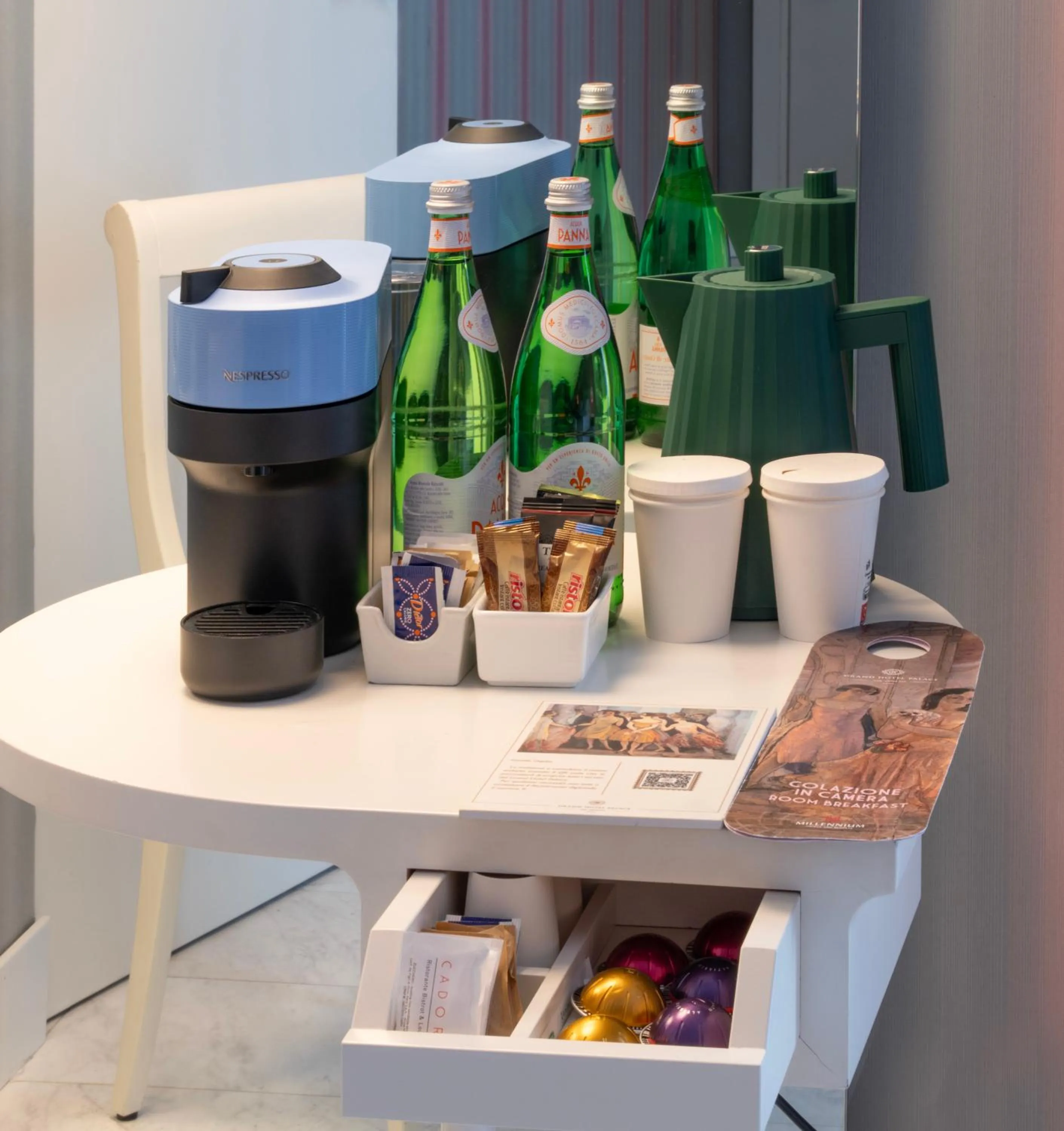 Coffee/tea facilities in Grand Hotel Palace Rome