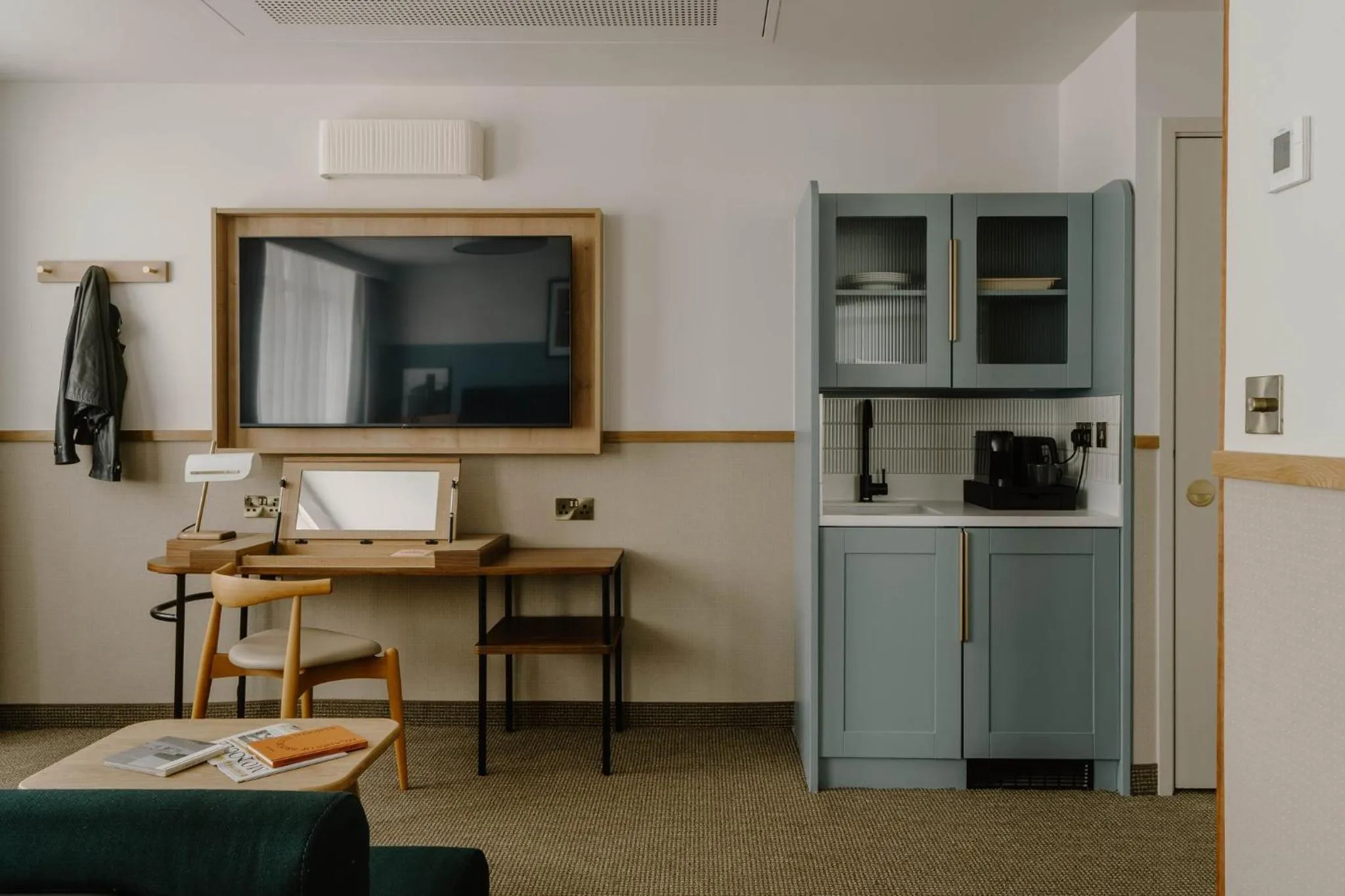 Photo of the whole room in Club Quarters Hotel London City, London