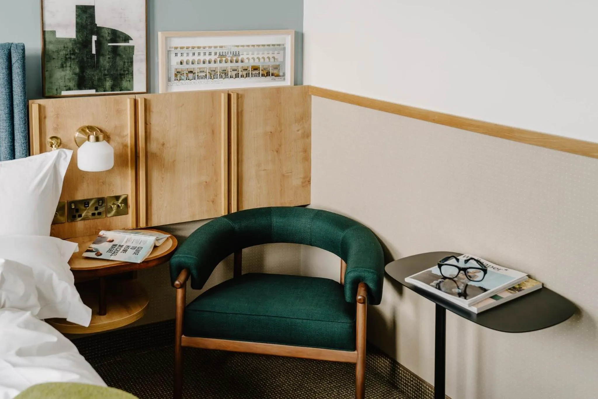 Photo of the whole room, Bed in Club Quarters Hotel London City, London