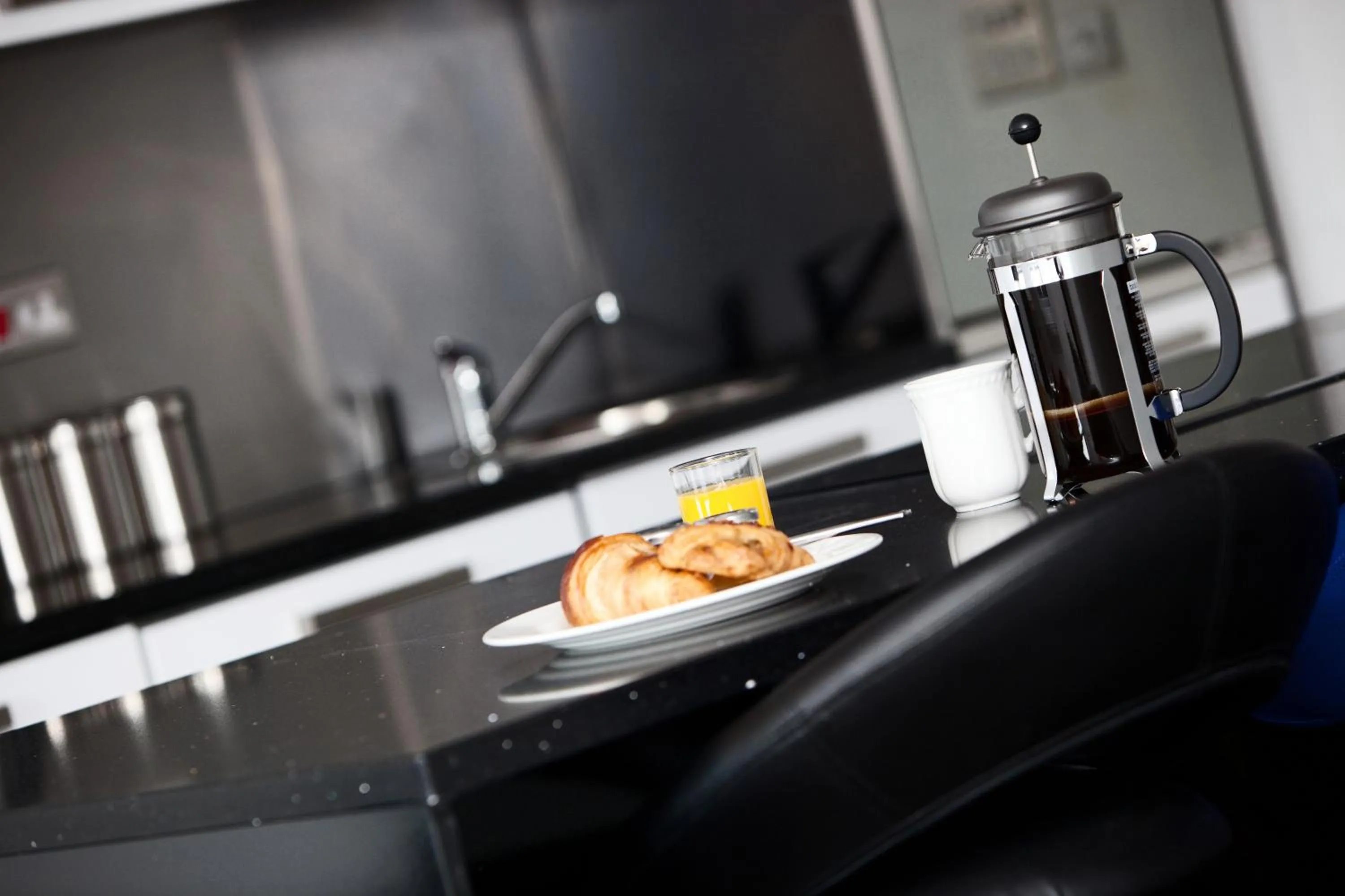 Kitchen or kitchenette in The Spires Serviced Apartments Glasgow