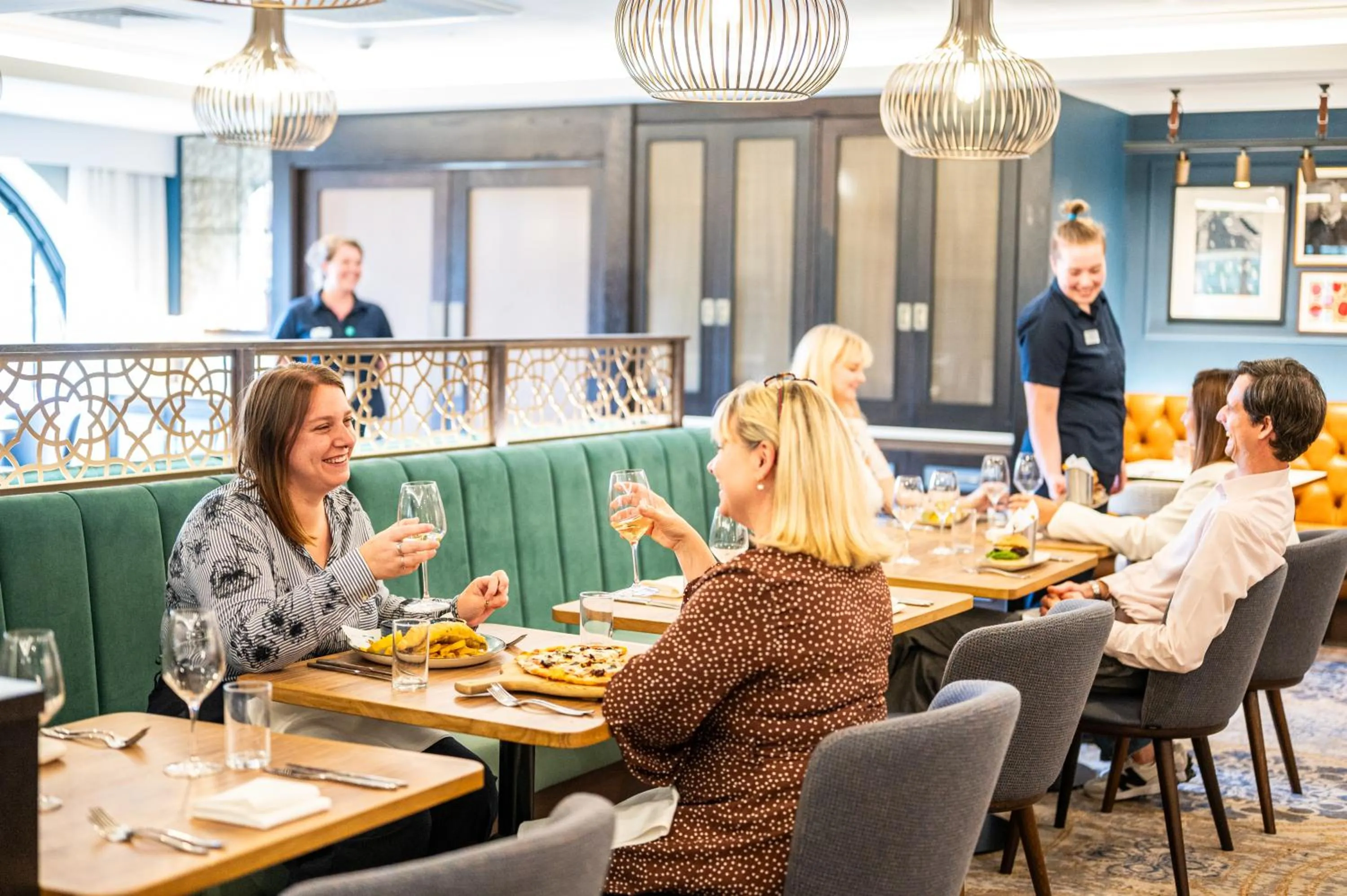 Restaurant/places to eat in Milton Hill House