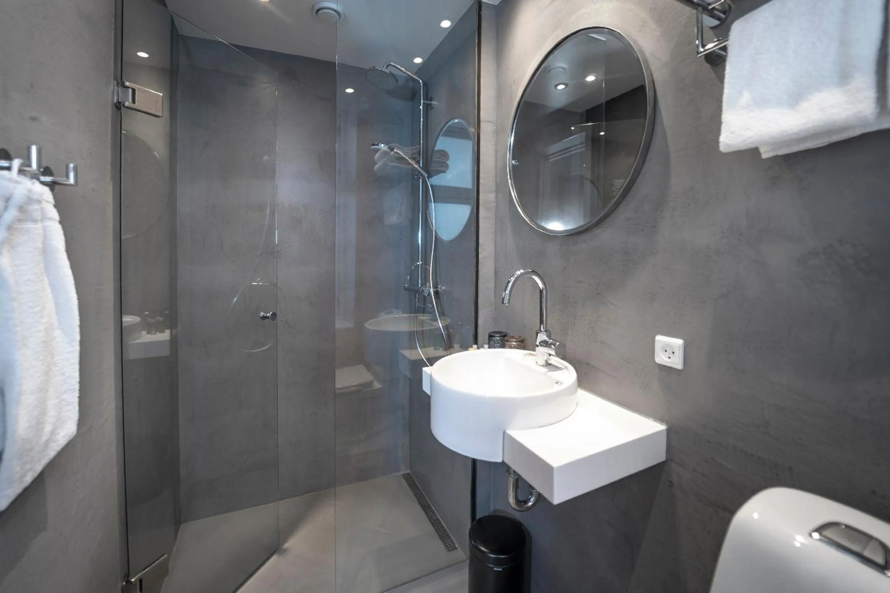 Bathroom in Motel One Copenhagen