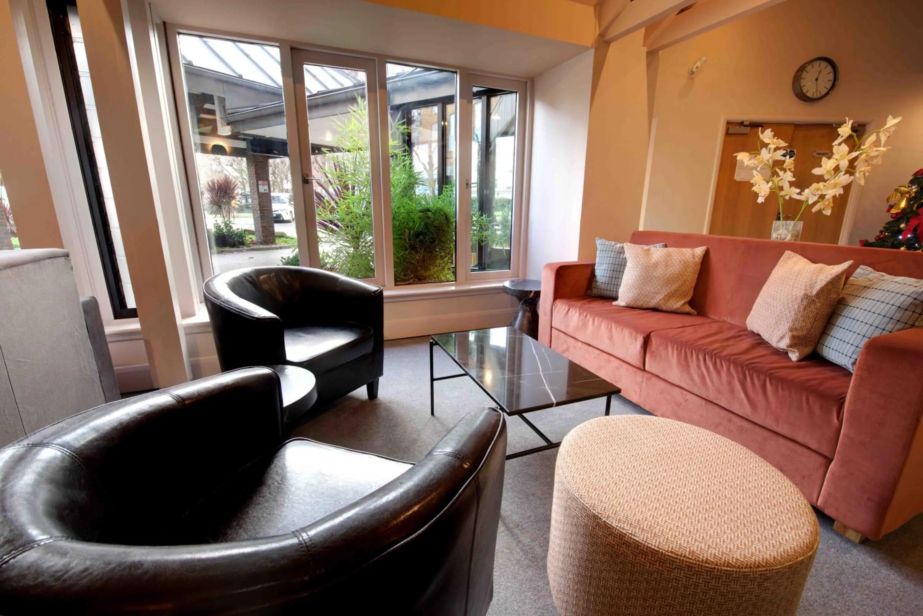 Lobby or reception, Seating Area in Waterloo Hub Hotel and Suites