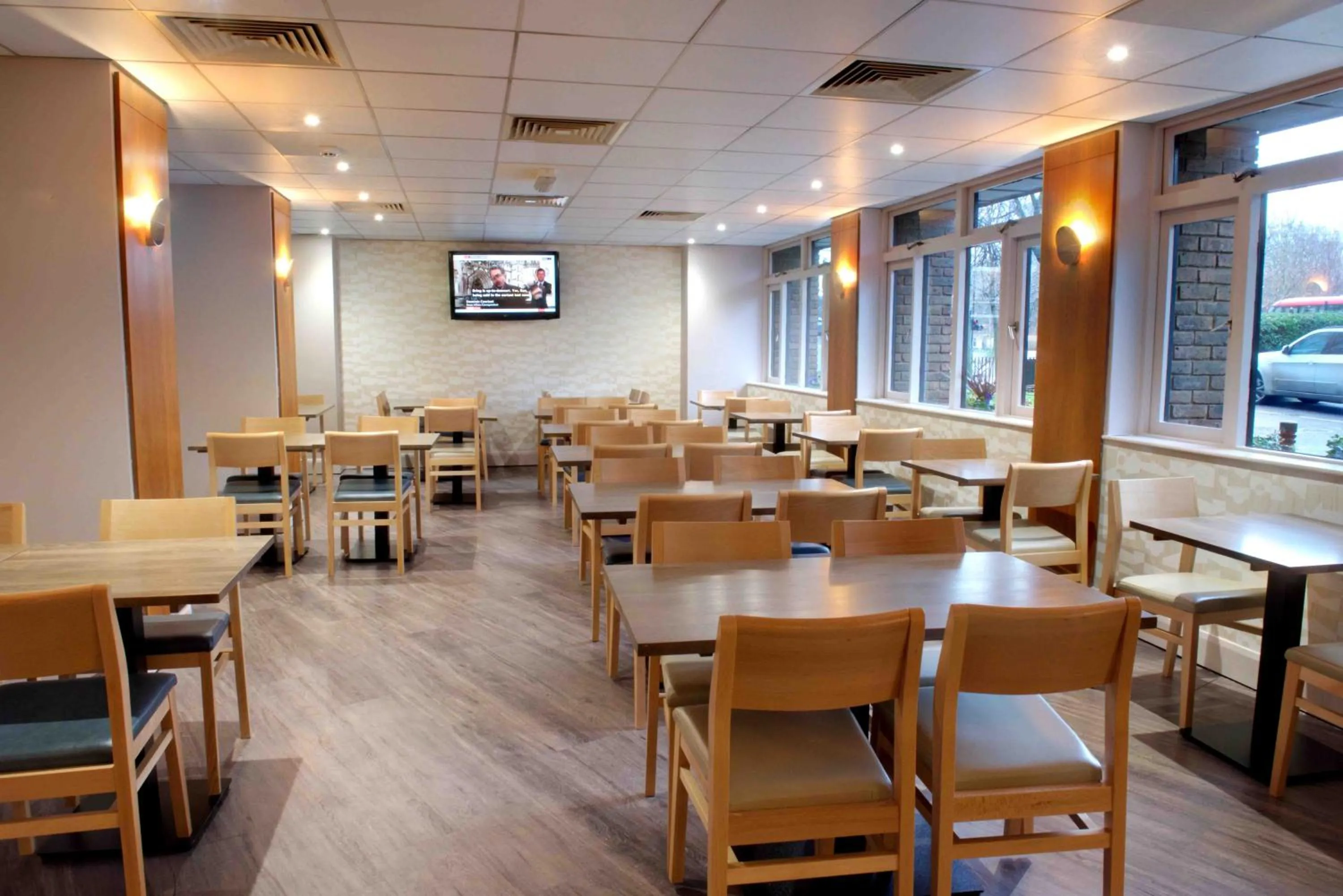 Restaurant/Places to Eat in Waterloo Hub Hotel and Suites