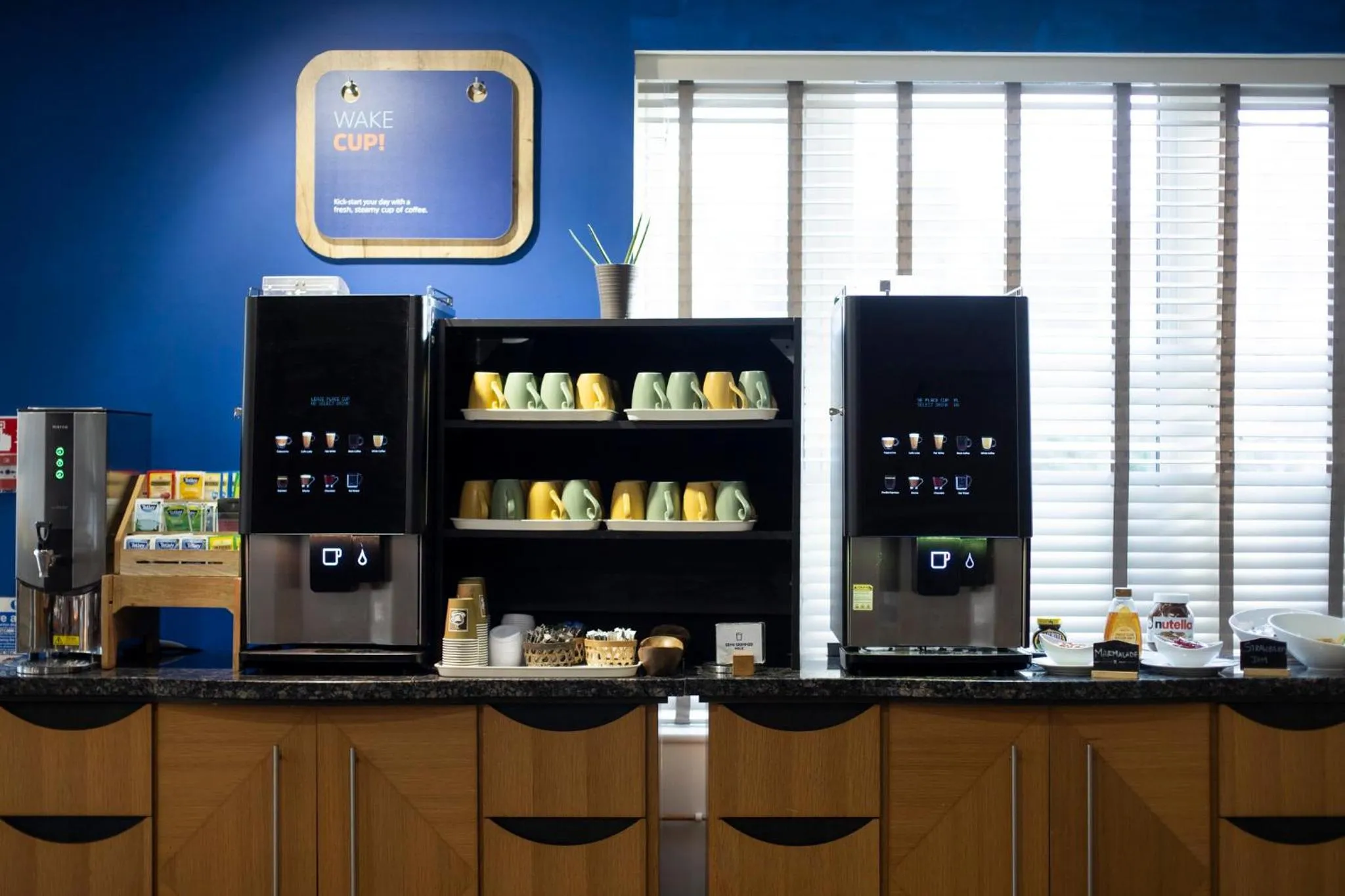 Restaurant/places to eat in Holiday Inn Express Poole by IHG