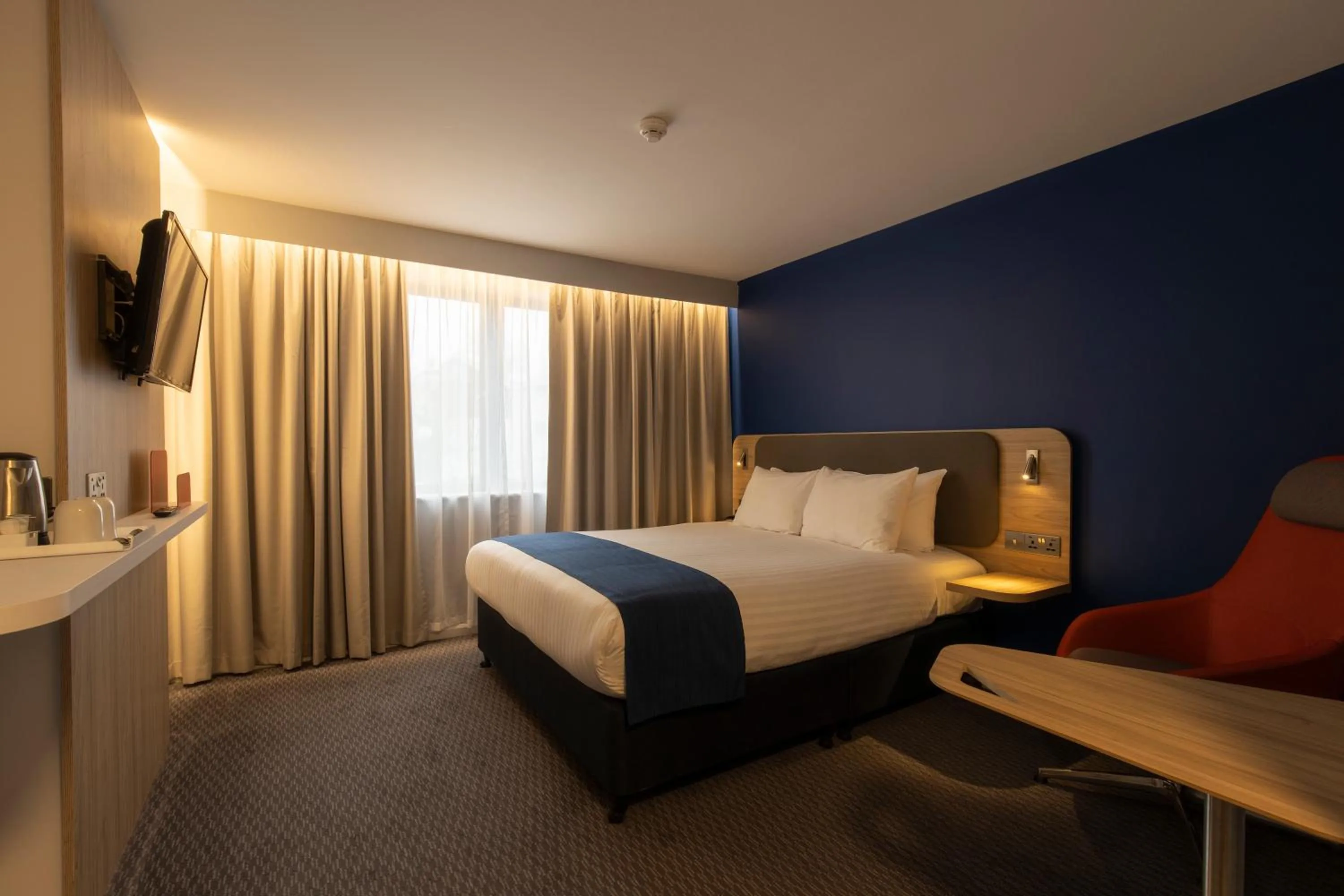 Bed in Holiday Inn Express Poole by IHG