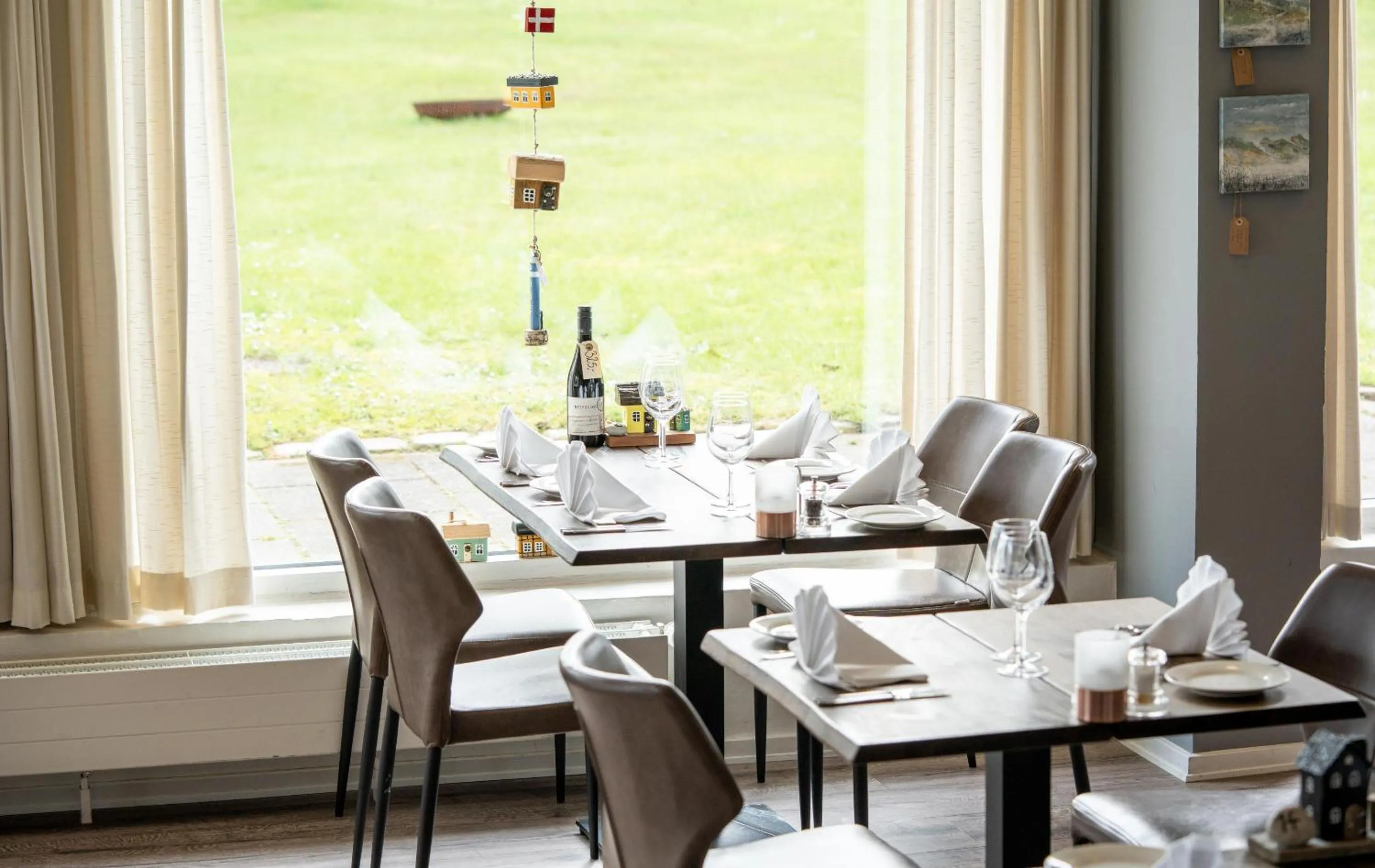 Seating area in Hotel Marina